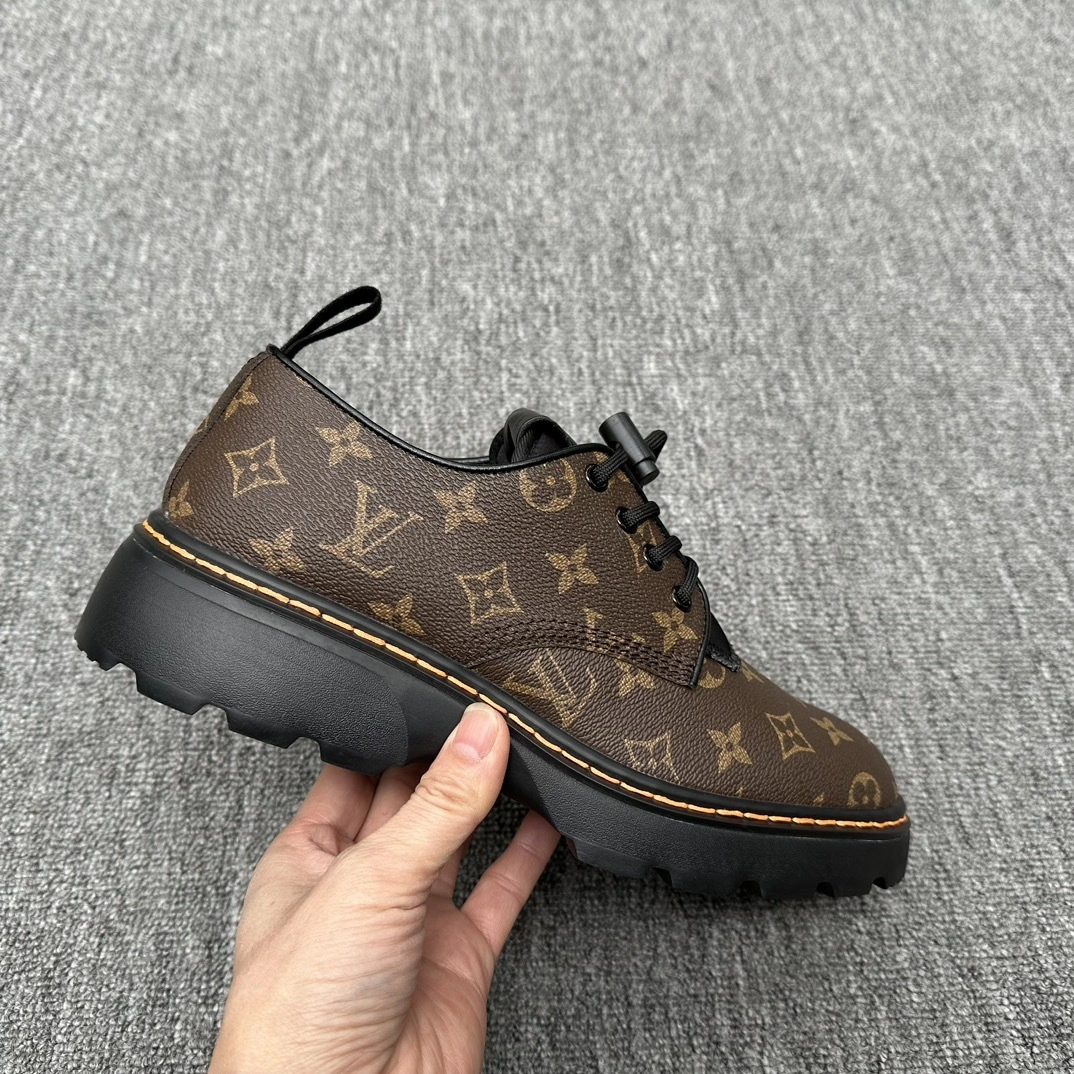 OOBB- 1A904B Monogram item: D-X158B2315