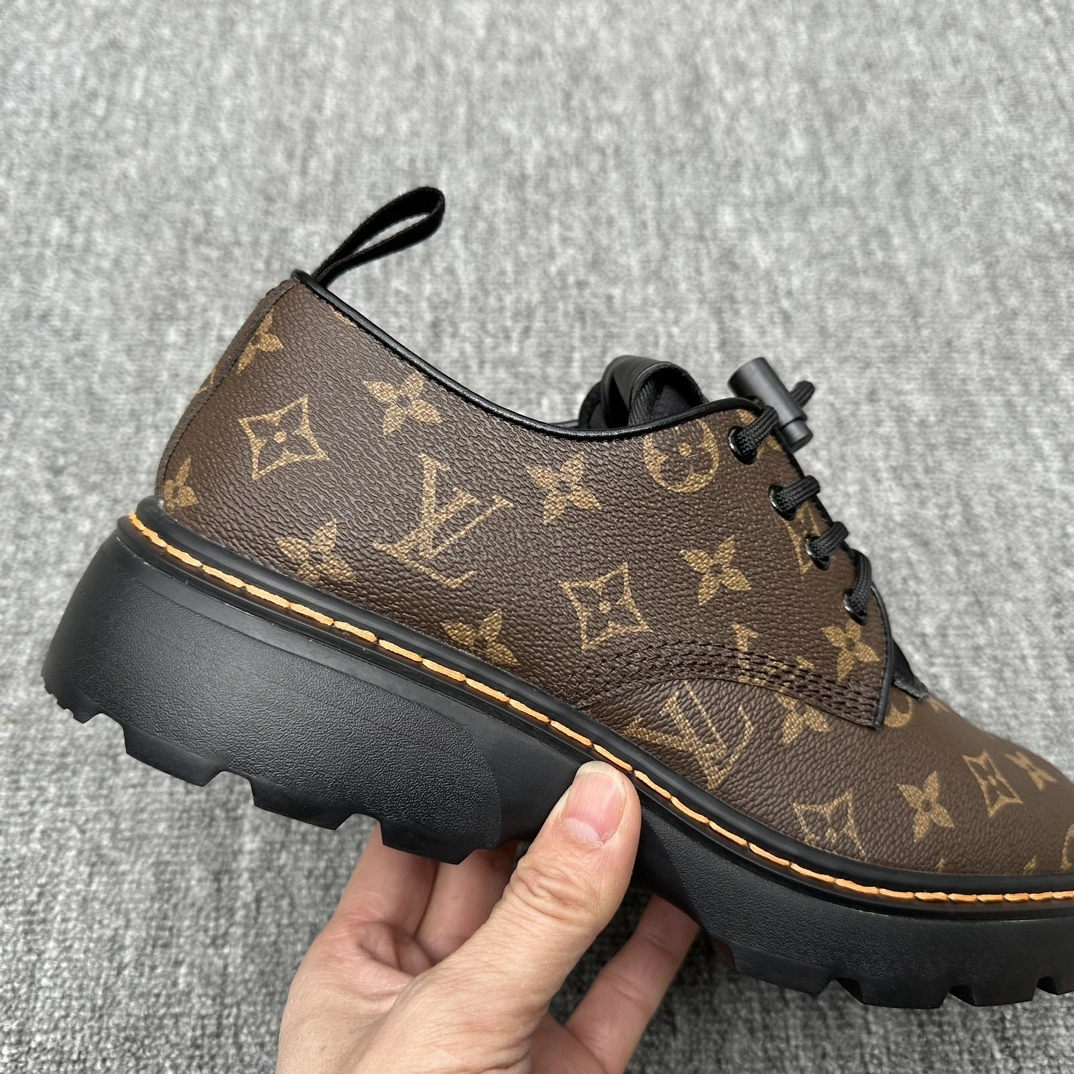 OOBB- 1A904B Monogram item: D-X158B2315