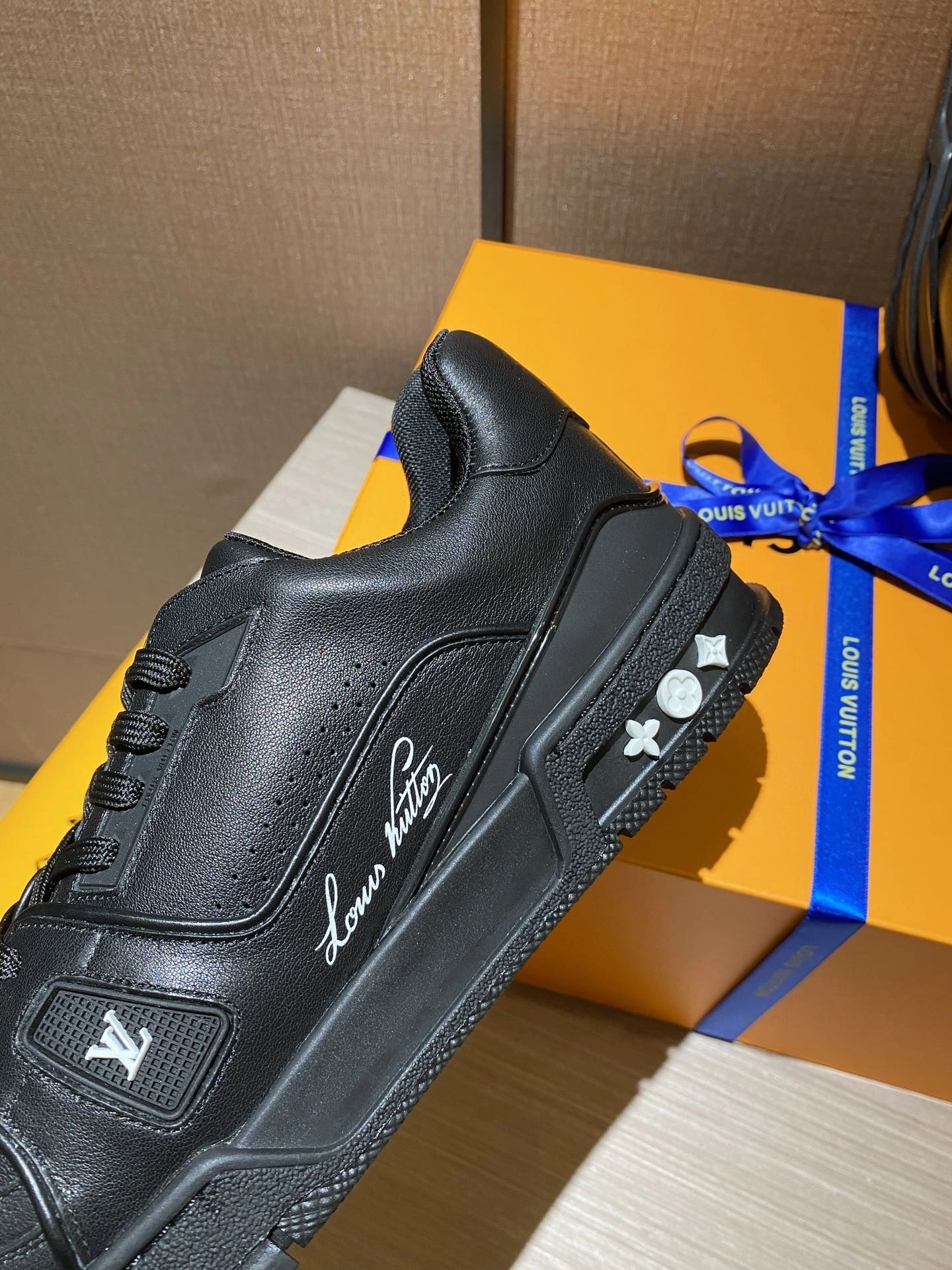 OOBB- 1A9AFU Trainer item:B-X315D14H-37