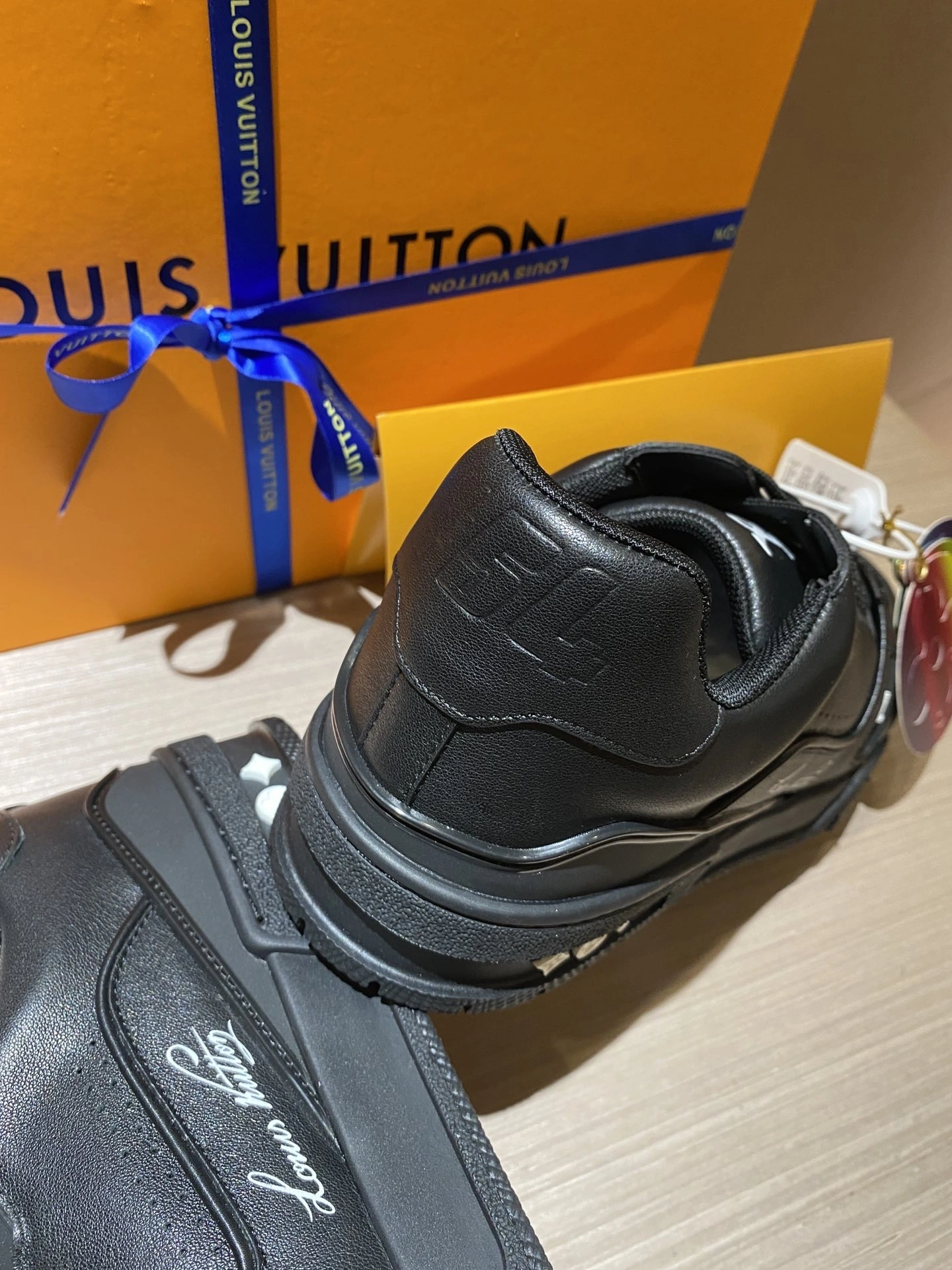 OOBB- 1A9AFU Trainer item:B-X315D14H-37