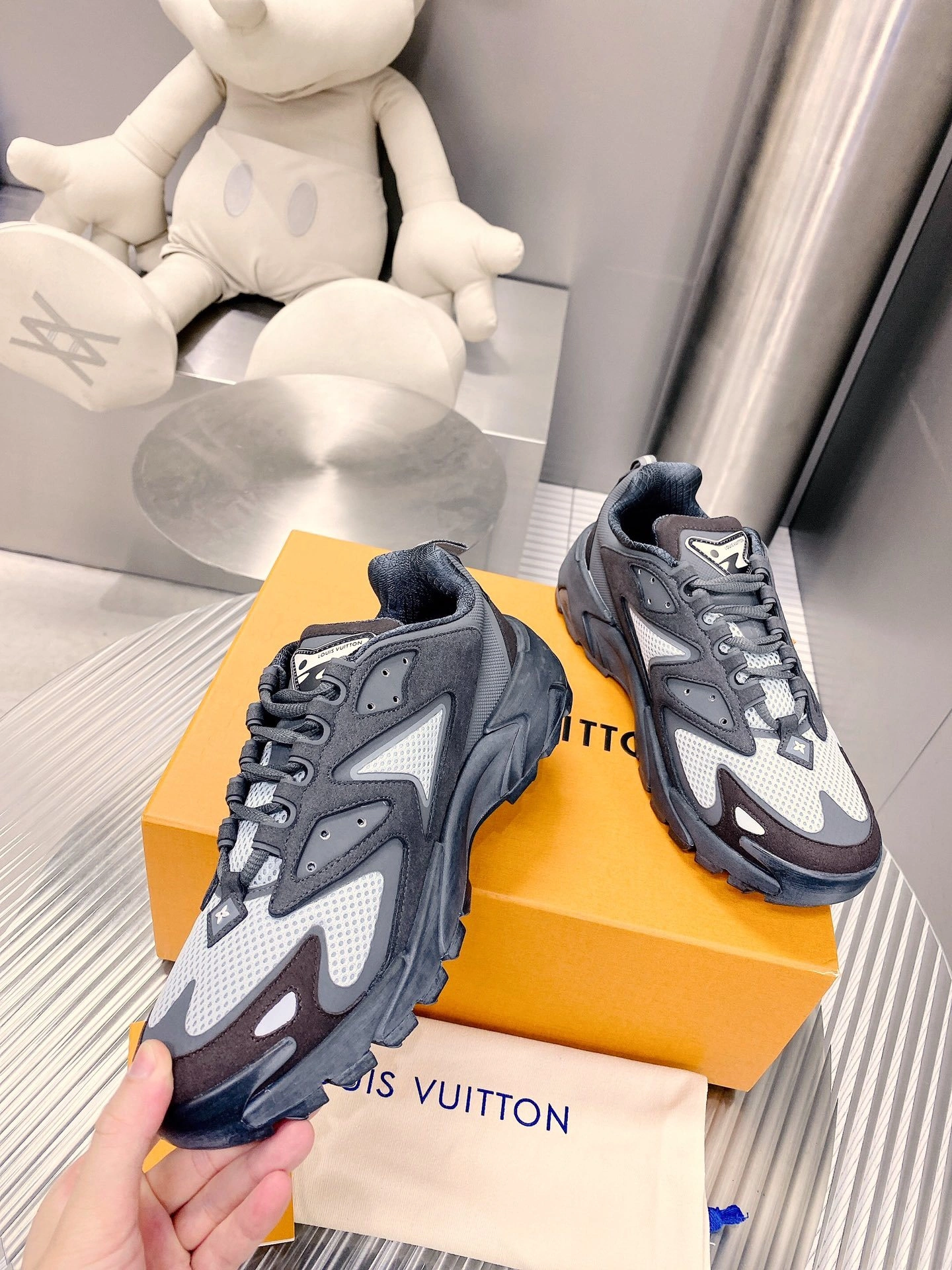 OOBB- 1AA2VX Runner Tatic item:D-X230A1079