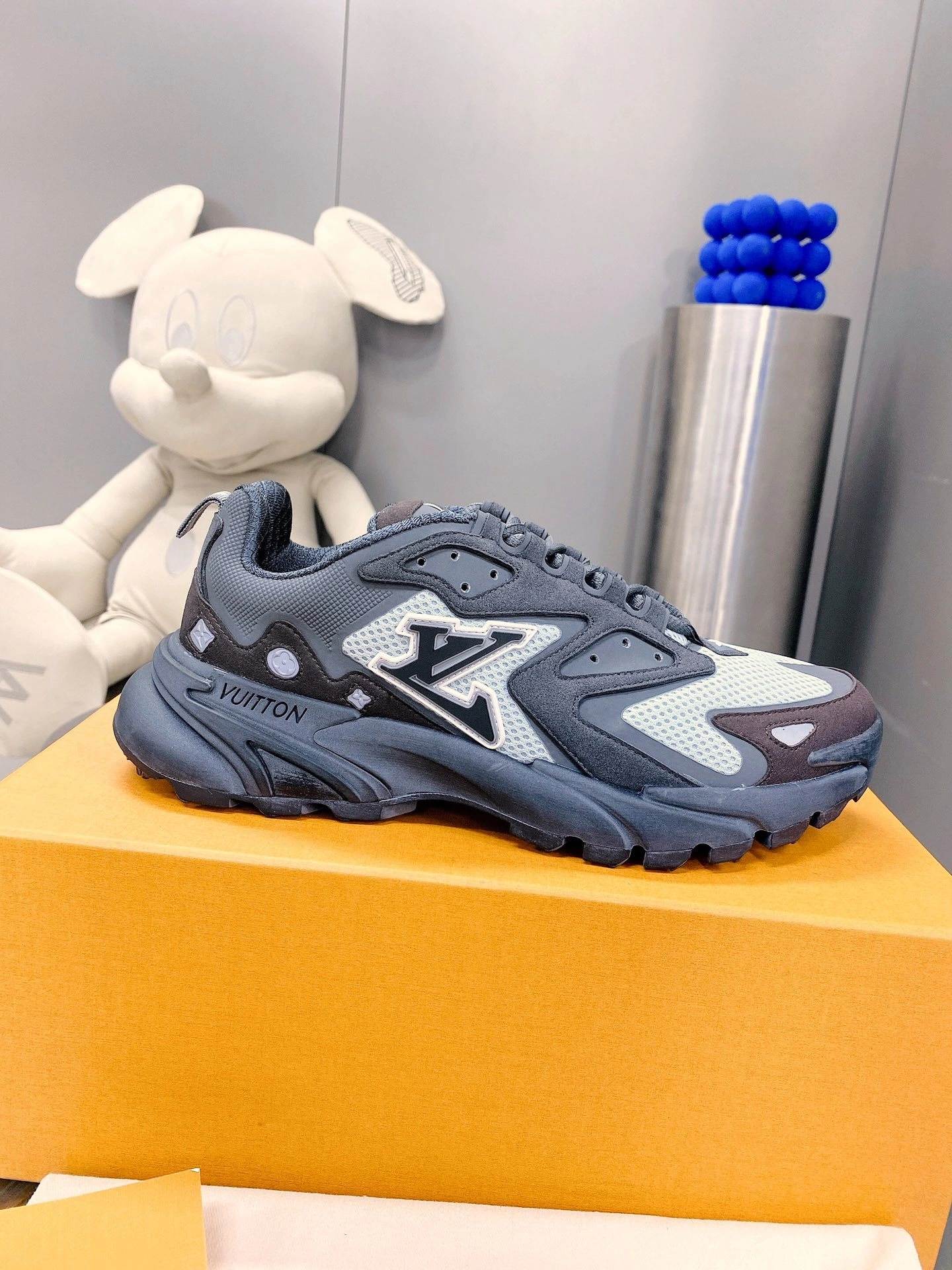 OOBB- 1AA2VX Runner Tatic item:D-X230A1079
