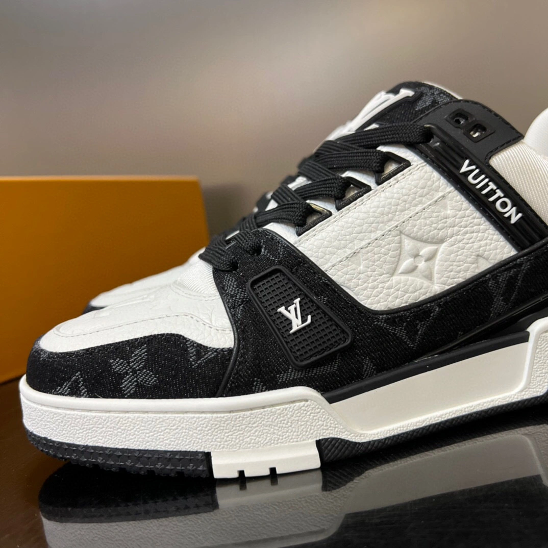 OOBB- 1AAVUN TRAINER Calfskin item: B-X158L1334A