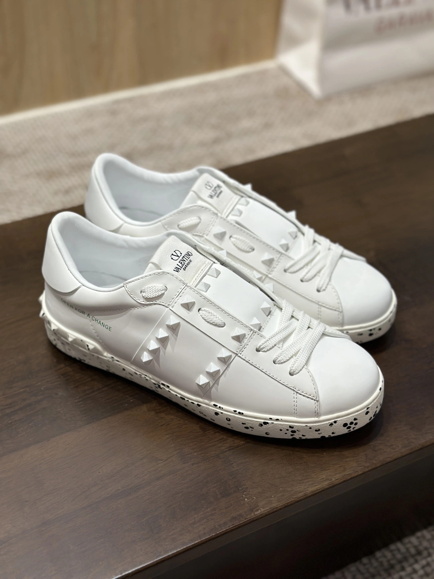 OOBB- 1W2S0A01PZQ0BO cowhide item: D-X158B2387