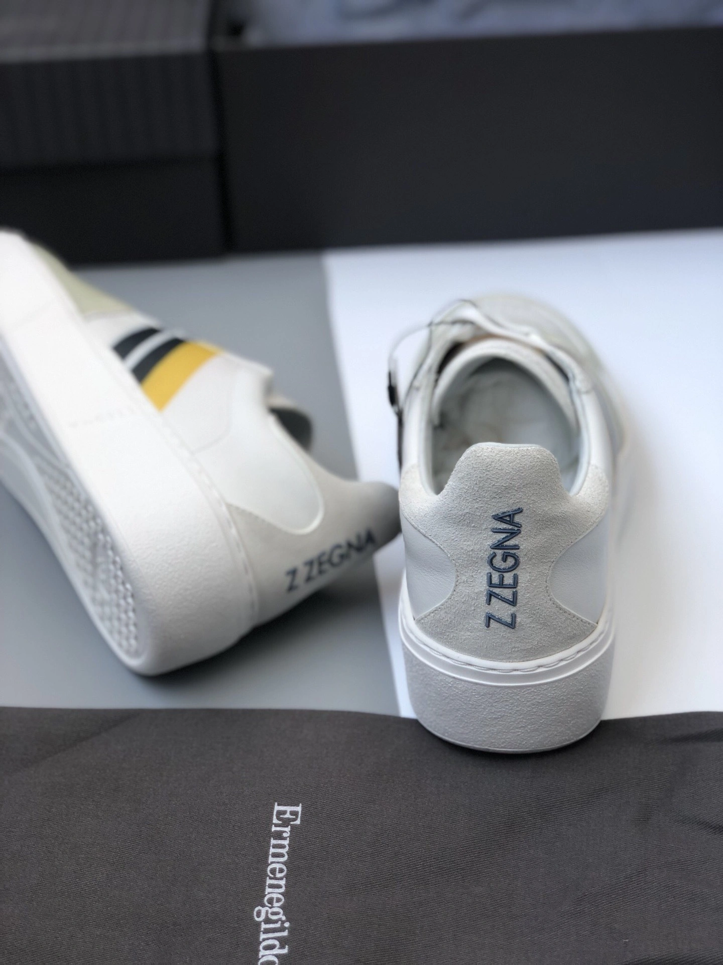 OOBB- 2022 item:B-X185E2708
