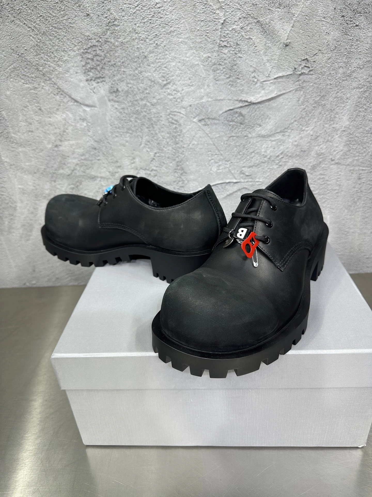OOBB- 218593i161 786136WCDA31080 cowhide item:E-X076I2319