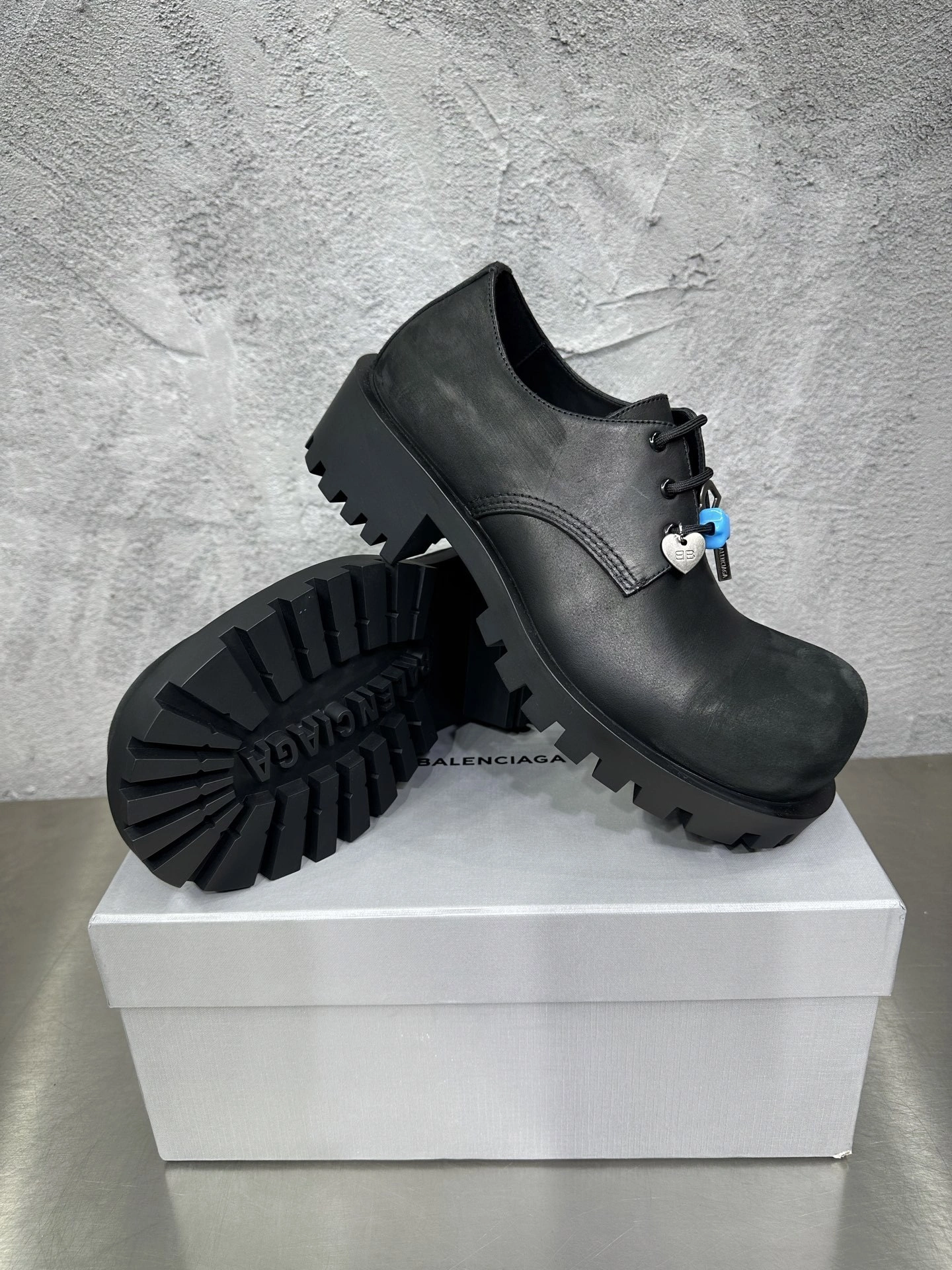 OOBB- 218593i161 786136WCDA31080 cowhide item:E-X076I2319