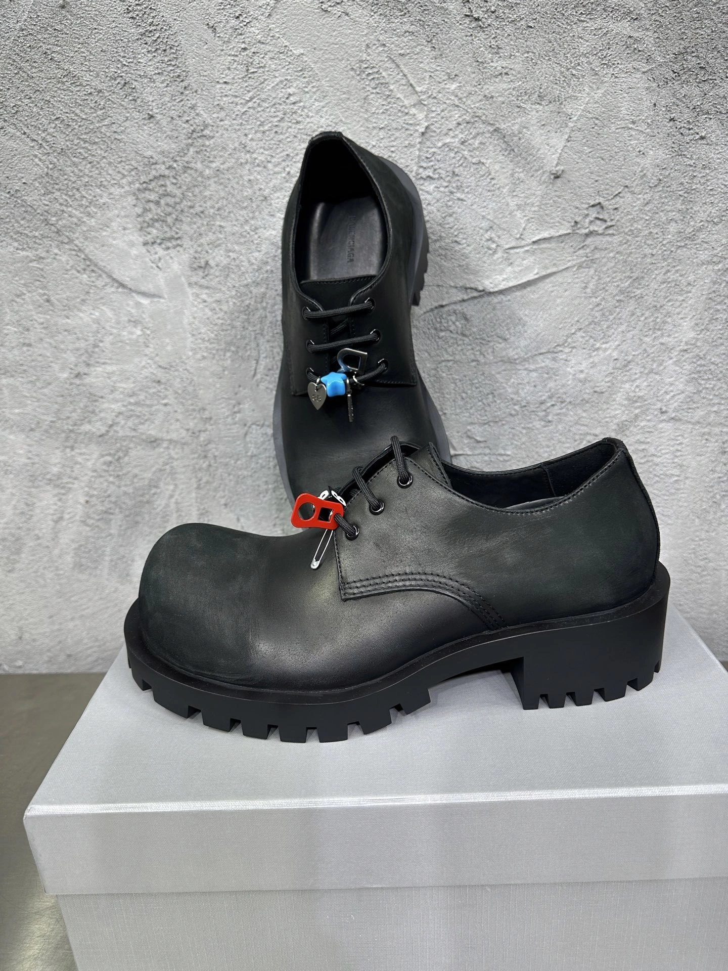 OOBB- 218593i161 786136WCDA31080 cowhide item:E-X076I2319