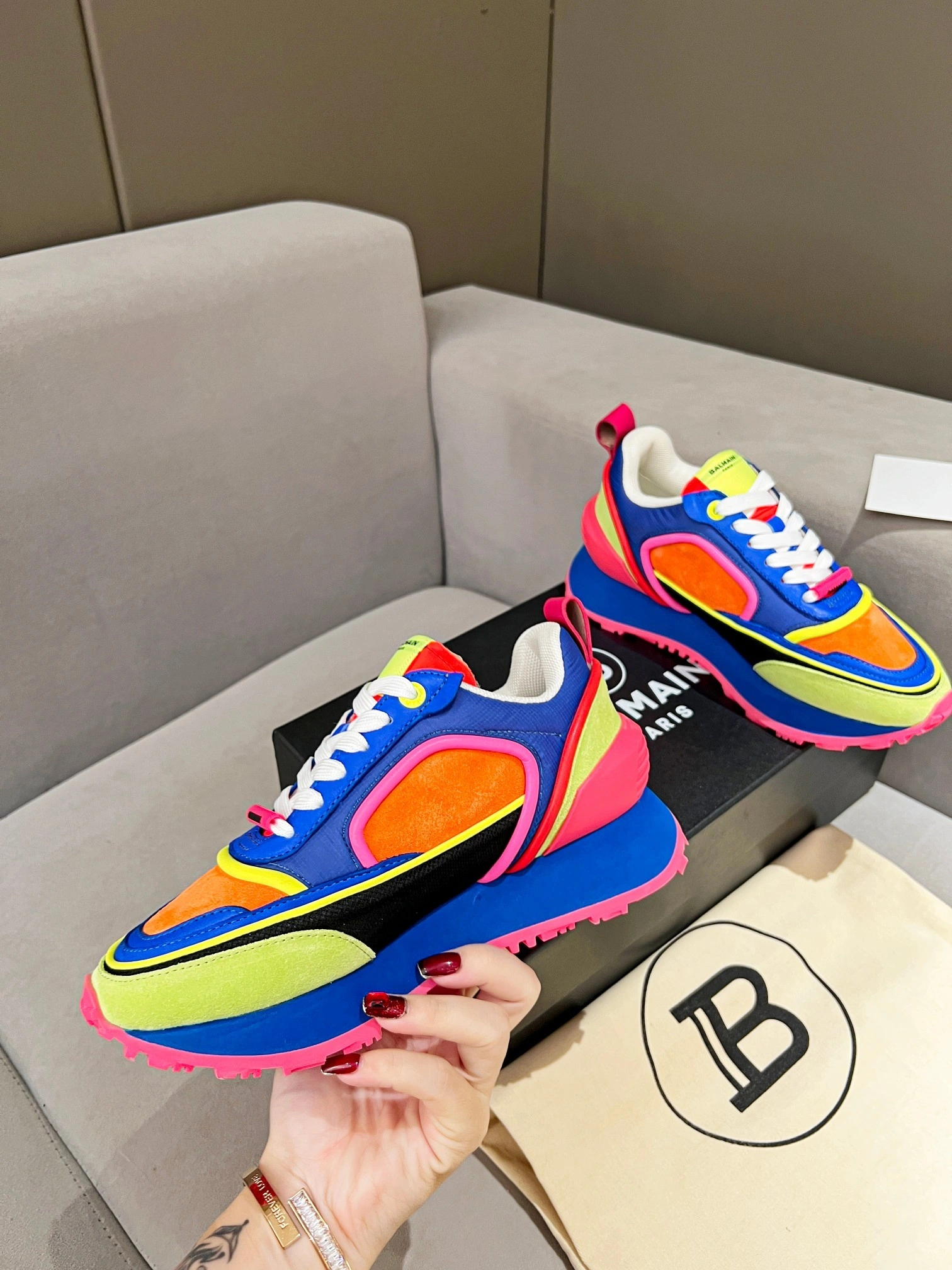 OOBB--21871i9 YM1VI305TCDEAAA cowhide item:E-X158C0897H