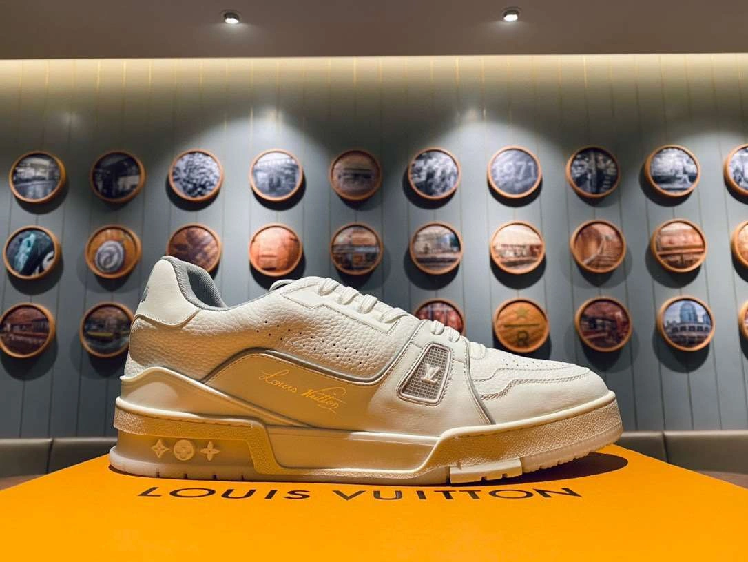 &OOBB- 21ss TRAINER item : 301X52E1842