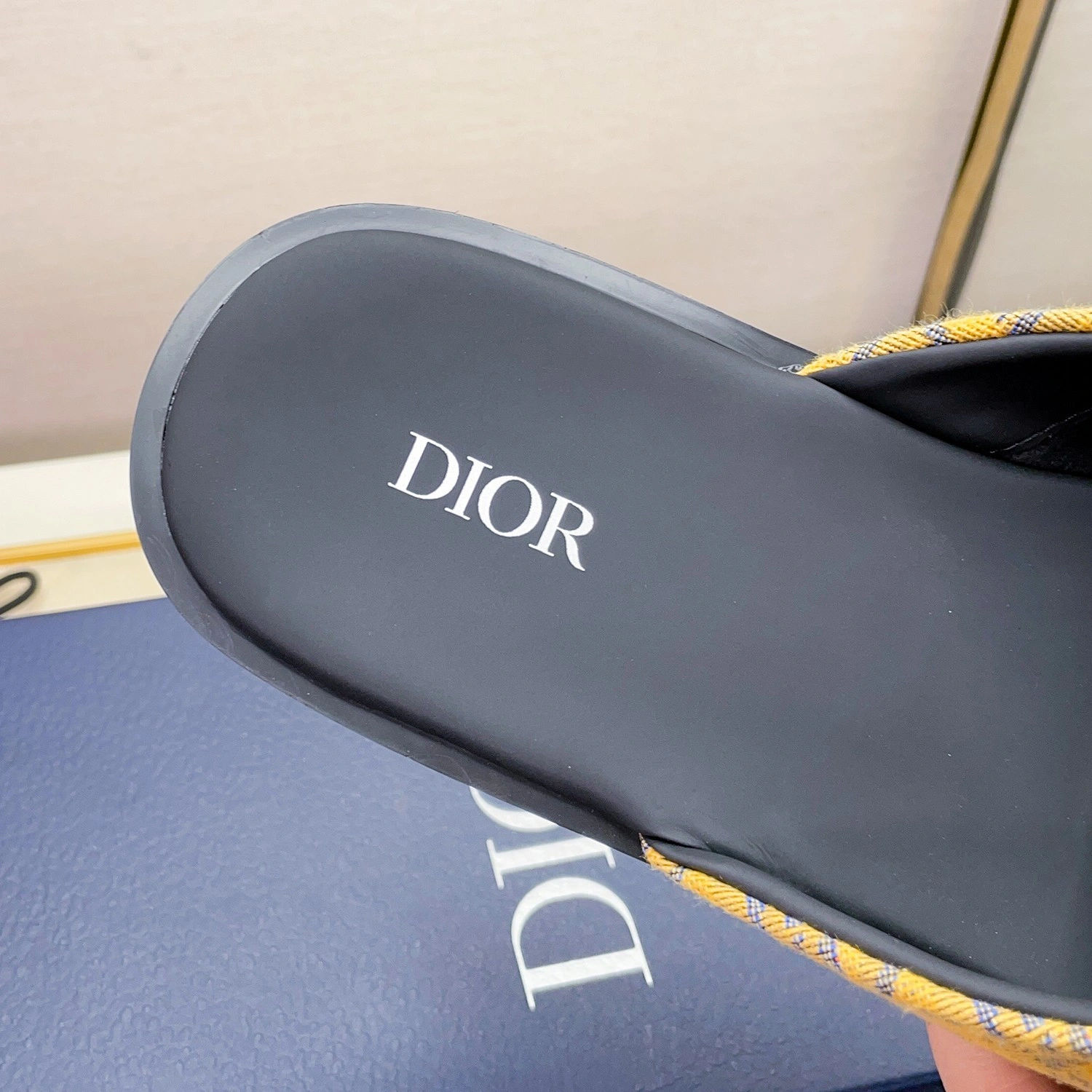 OOBB — 3SA097ZJU_H268 Oblique item:C-X158C07124
