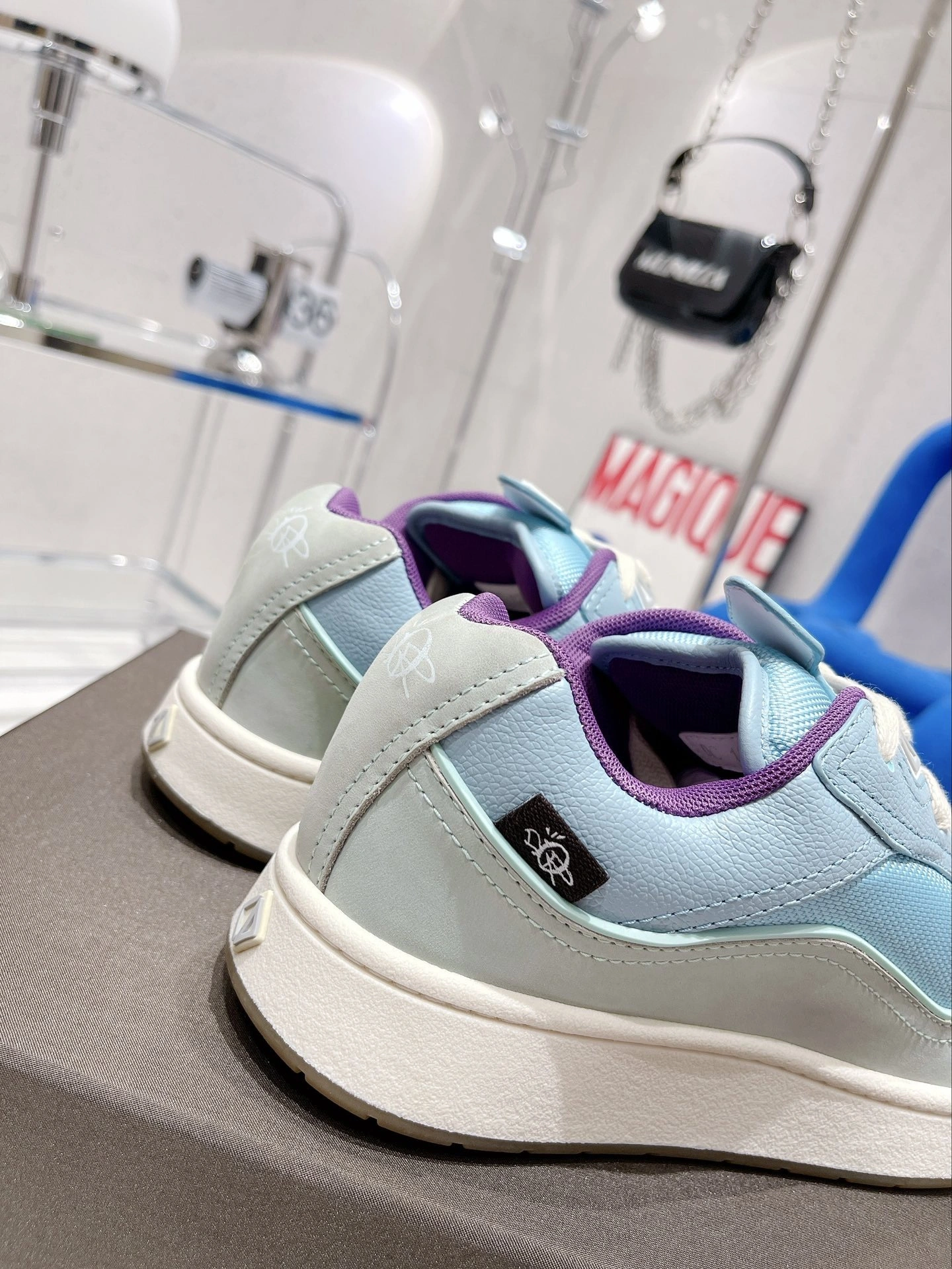 OOBB- 3SN281ZNV_H500 B713 Travis Scott 713 item:B-X076H2008H
