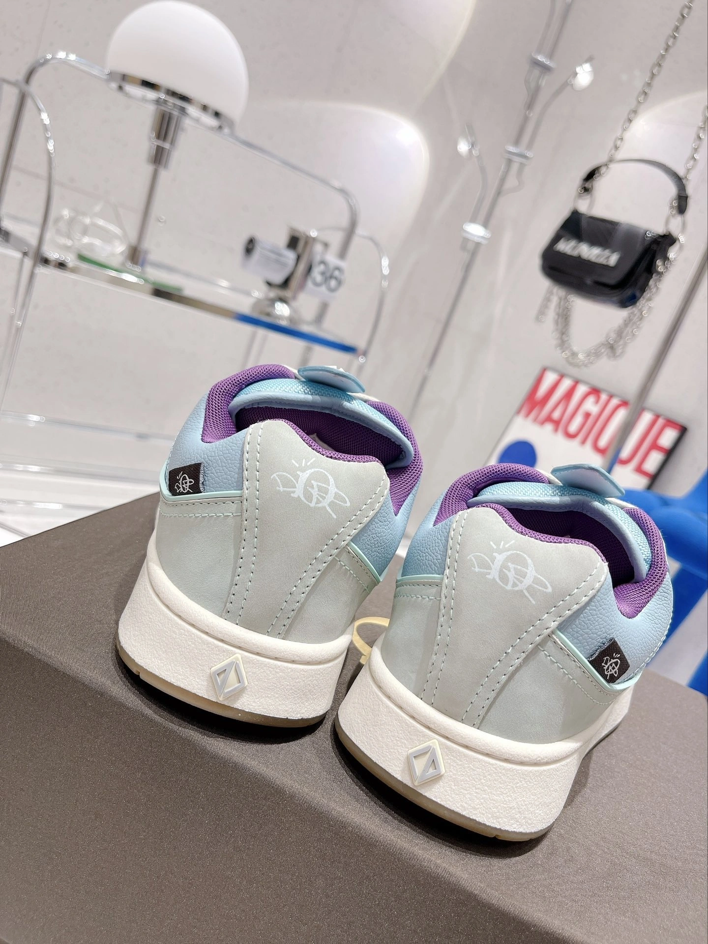 OOBB- 3SN281ZNV_H500 B713 Travis Scott 713 item:B-X076H2008H