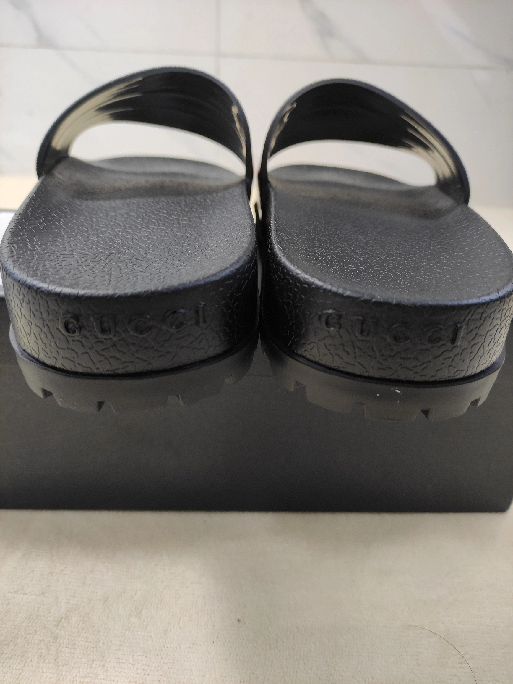 &OOBB- 429469 GIB10 1098 item:B-X000D2315