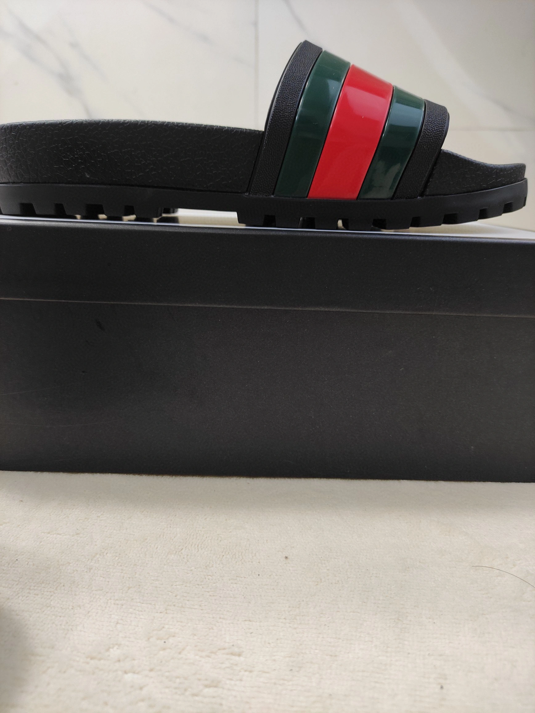&OOBB- 429469 GIB10 1098 item:B-X000D2315