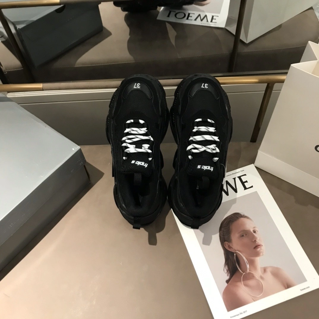 &OOBB -534217W2CA11000 TRIPLE S item:B-X000E2016J