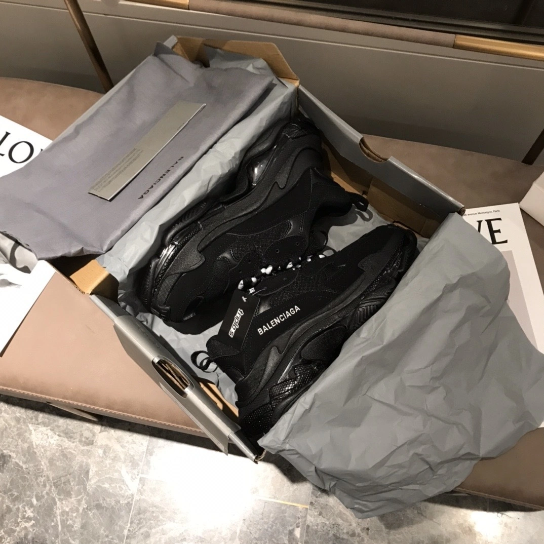 &OOBB -534217W2CA11000 TRIPLE S item:B-X000E2016J