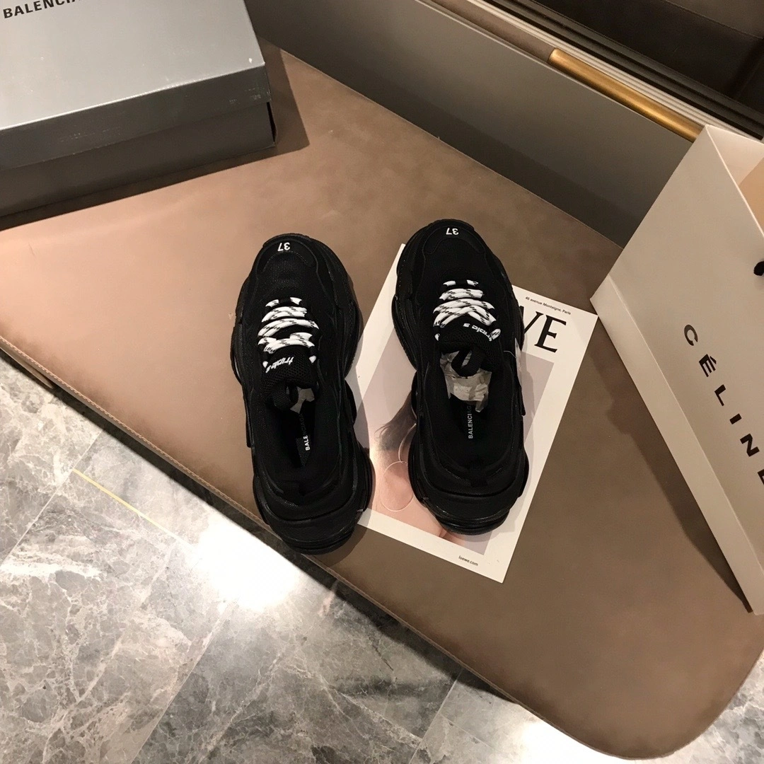 &OOBB -534217W2CA11000 TRIPLE S item:B-X000E2016J