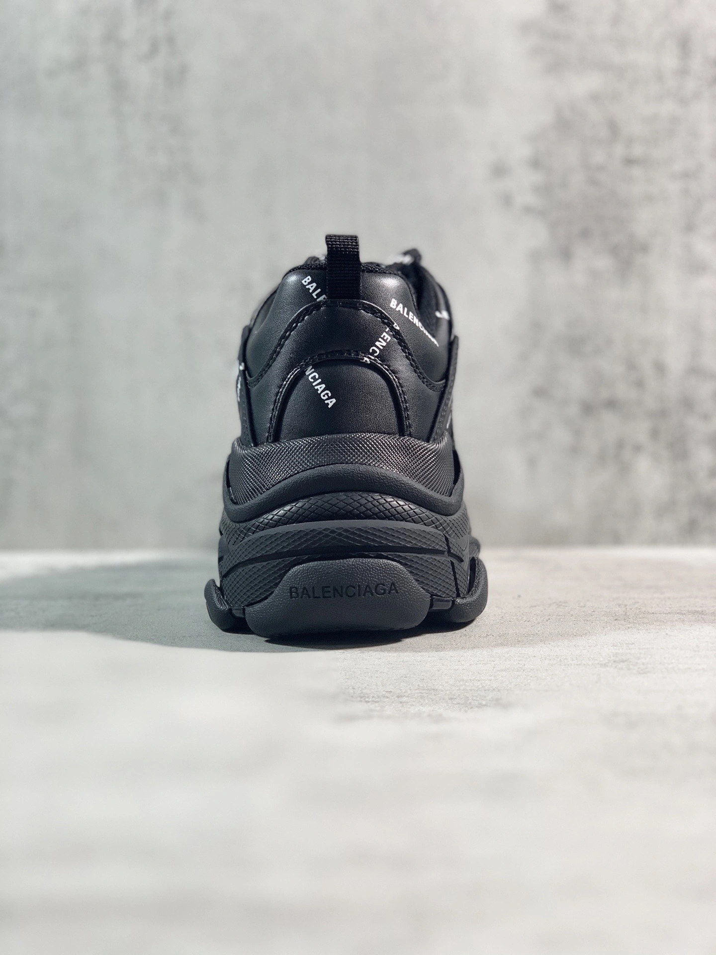 OOBB -536737W2FA21081 TRIPLE S item:B-X000E2079J