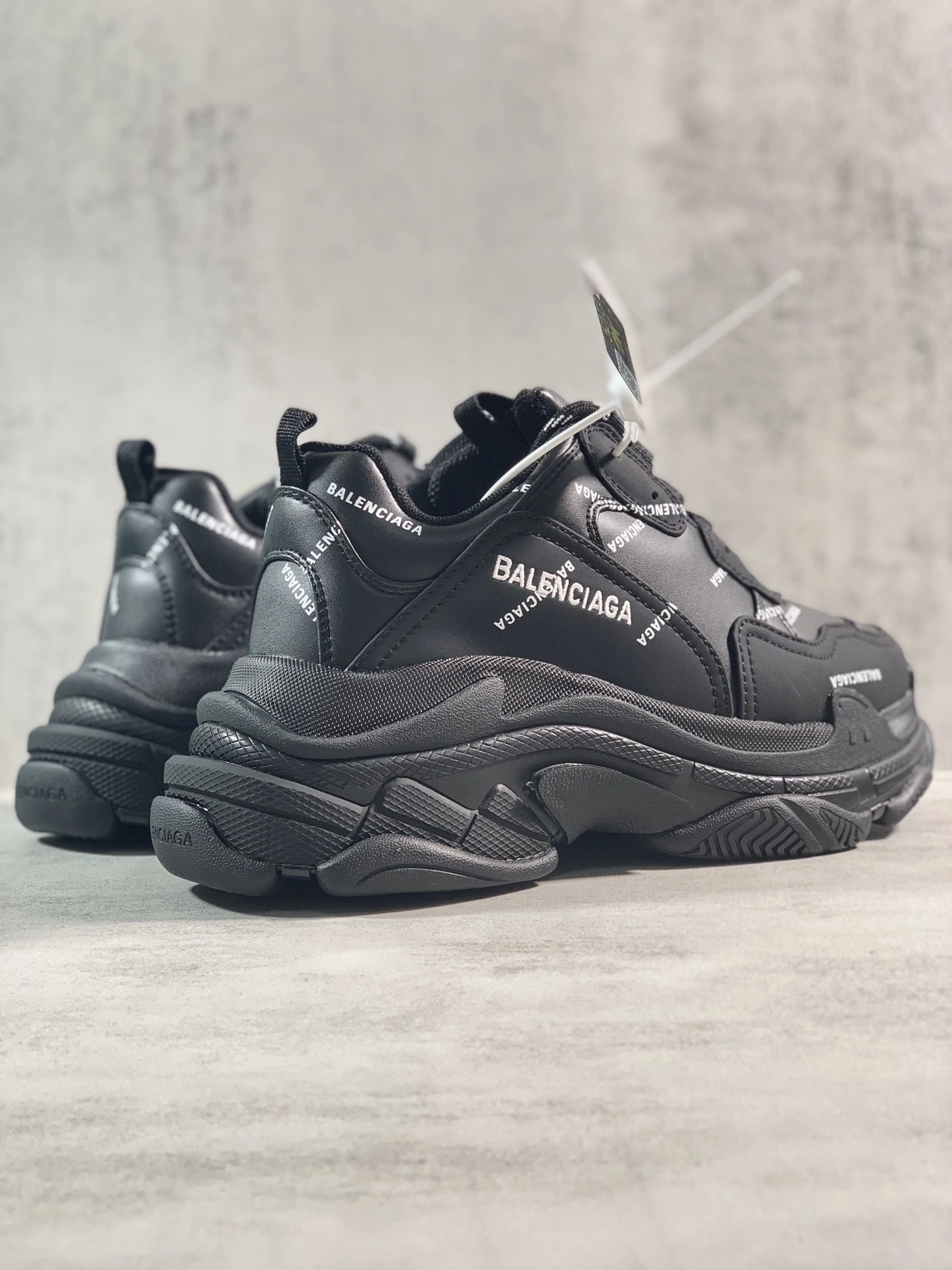 OOBB -536737W2FA21081 TRIPLE S item:B-X000E2079J