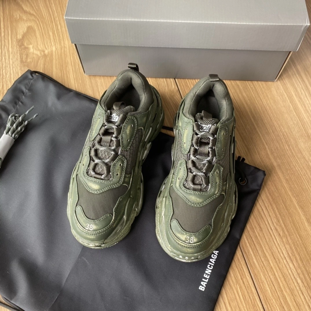 OOBB -536737W3CN33900 TRIPLE S item:B-X032E2052J