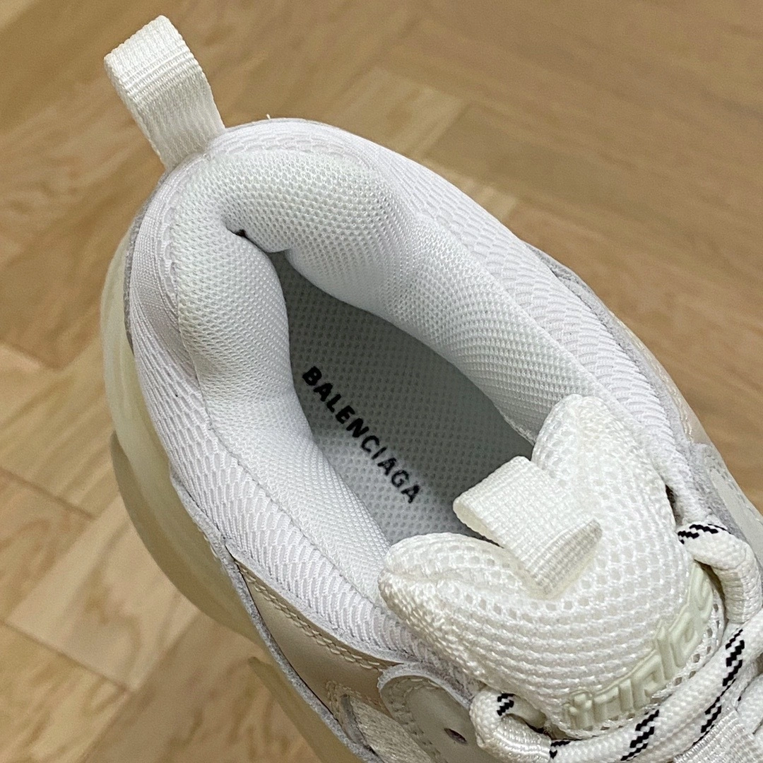 OOBB -541624W09E19000 TRIPLE S item:B-X000E2008J