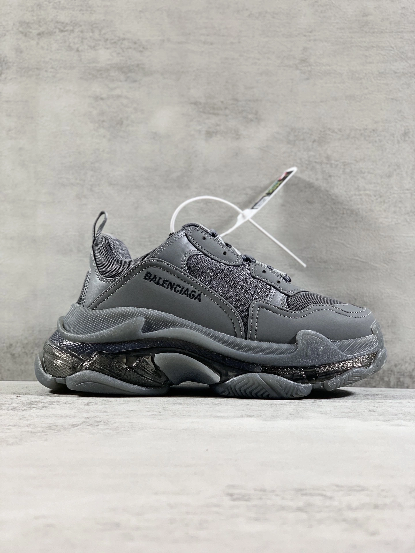 OOBB -541624W2GA11801 TRIPLE S item:B-X000E2026J