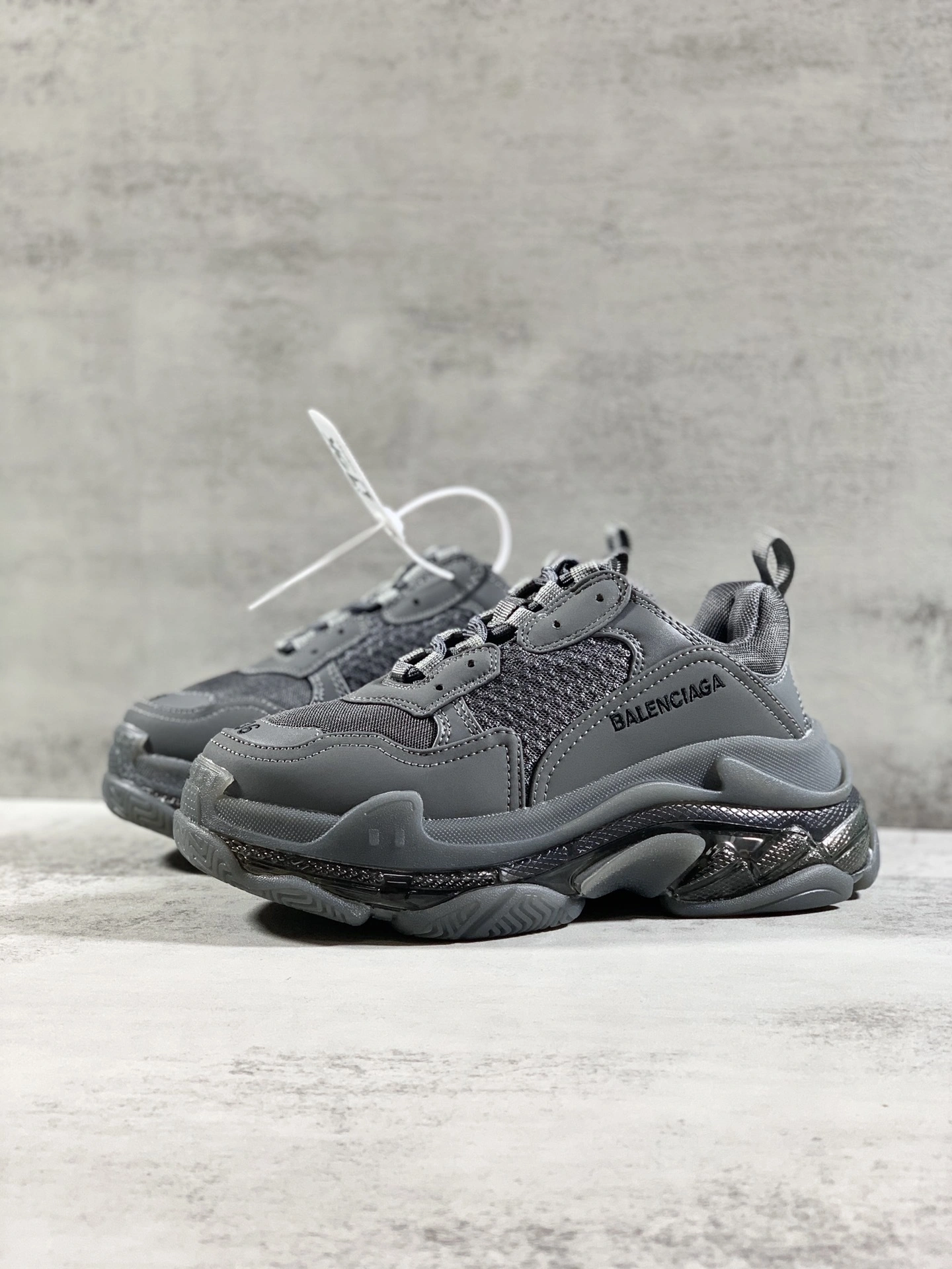 OOBB -541624W2GA11801 TRIPLE S item:B-X000E2026J