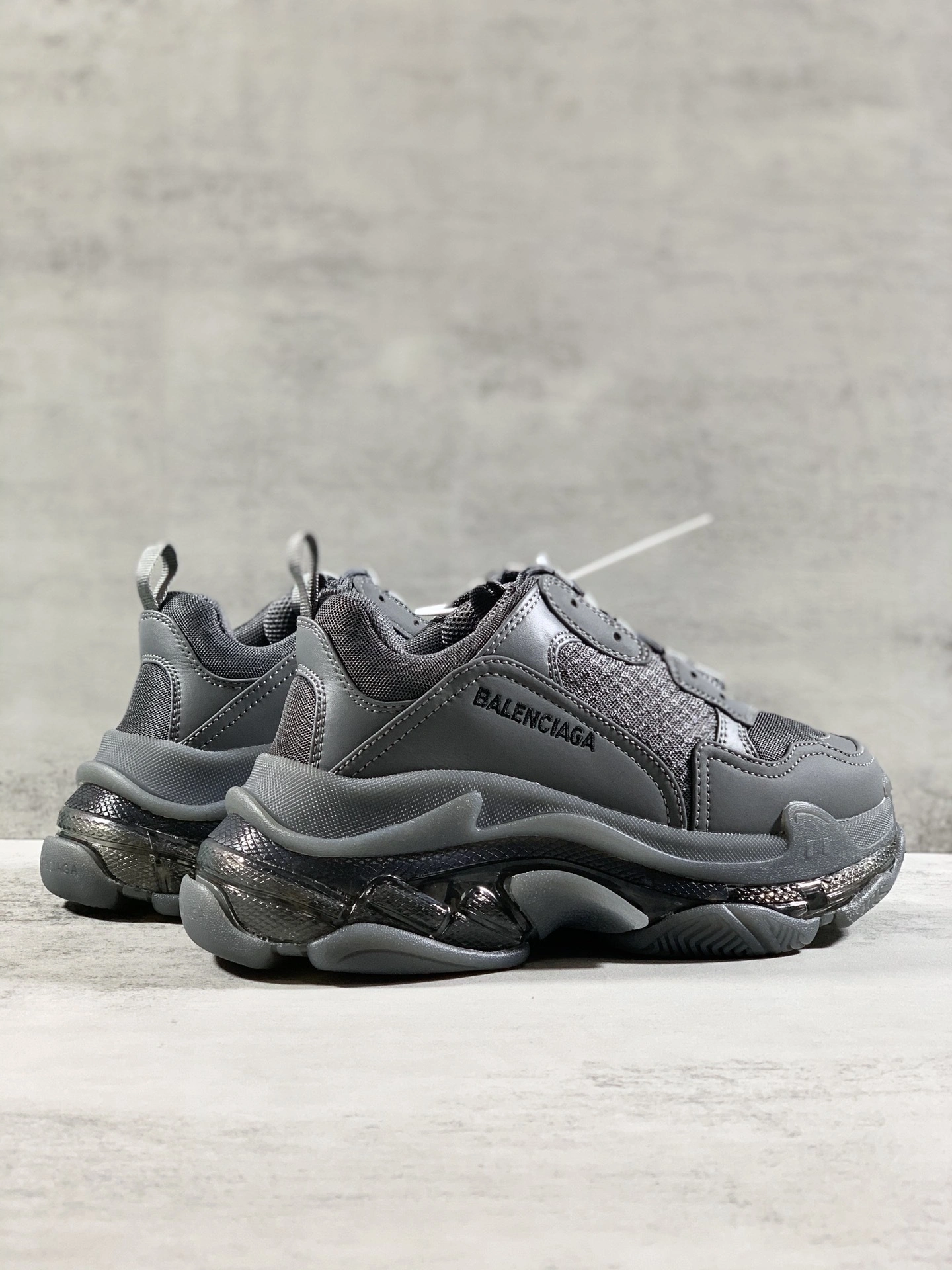 OOBB -541624W2GA11801 TRIPLE S item:B-X000E2026J