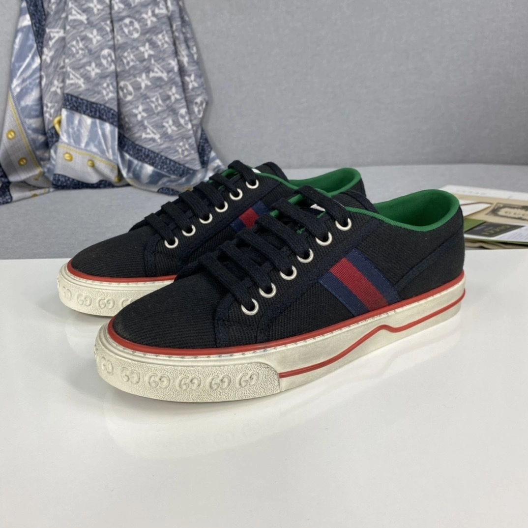 OOBB- 606111 GZO30 1094 Tennis 1977 item:B-X000G2208H