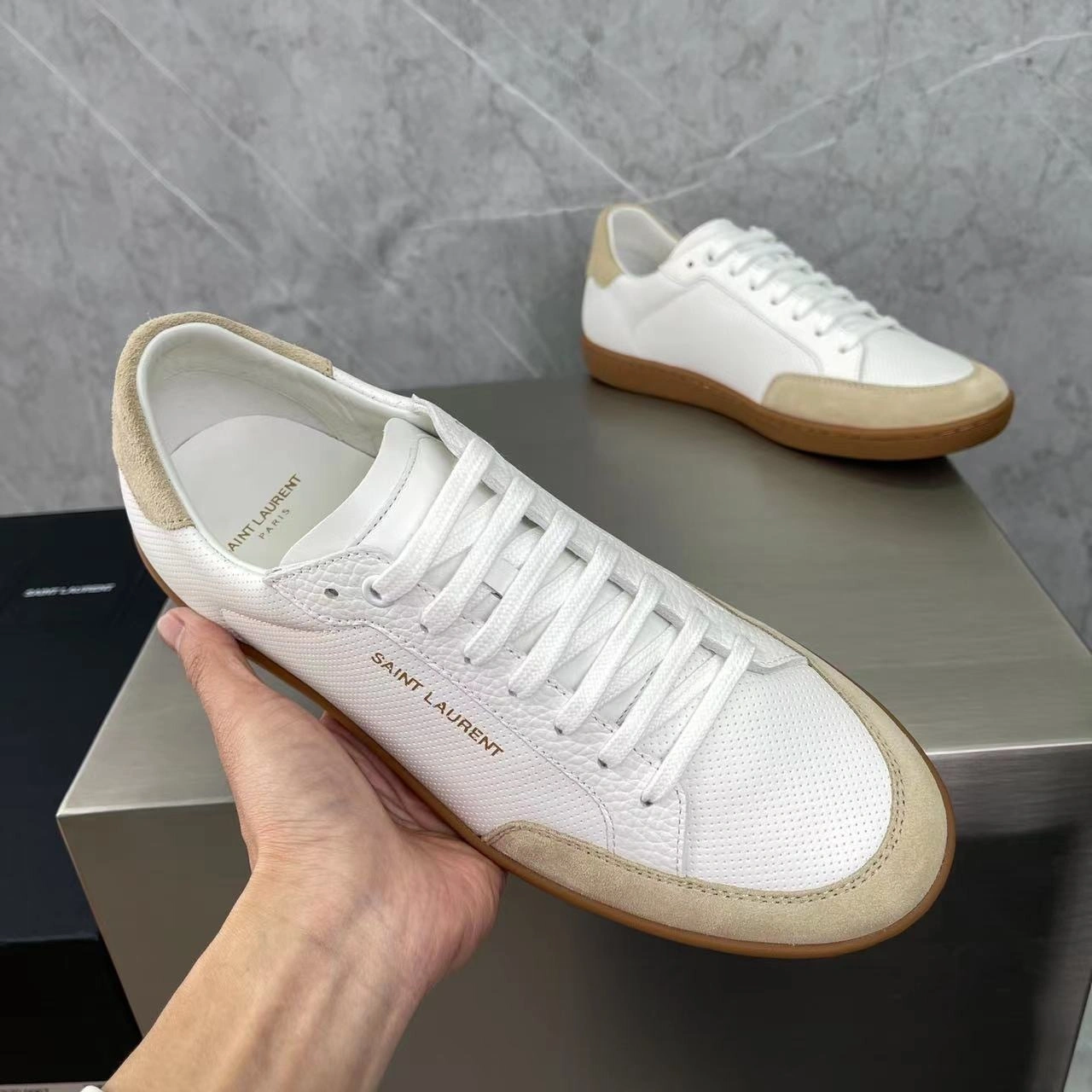 OOBB- 6126561JZF09674 Court Classic SL 10 item:B-X185E2610