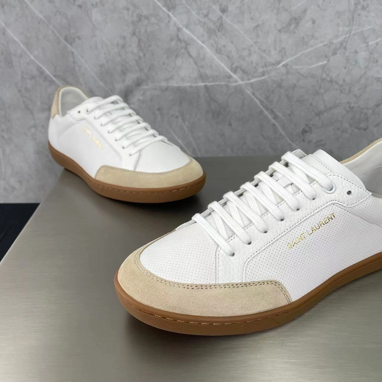 OOBB- 6126561JZF09674 Court Classic SL 10 item:B-X185E2610