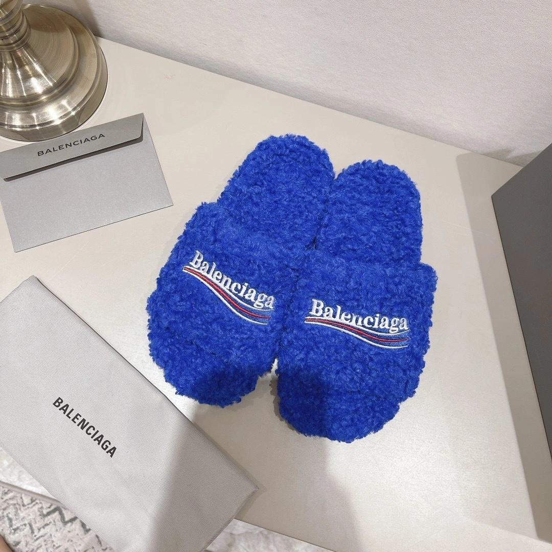 OOBB -654747W2DO14096 FURRY item:B-X320E2085J