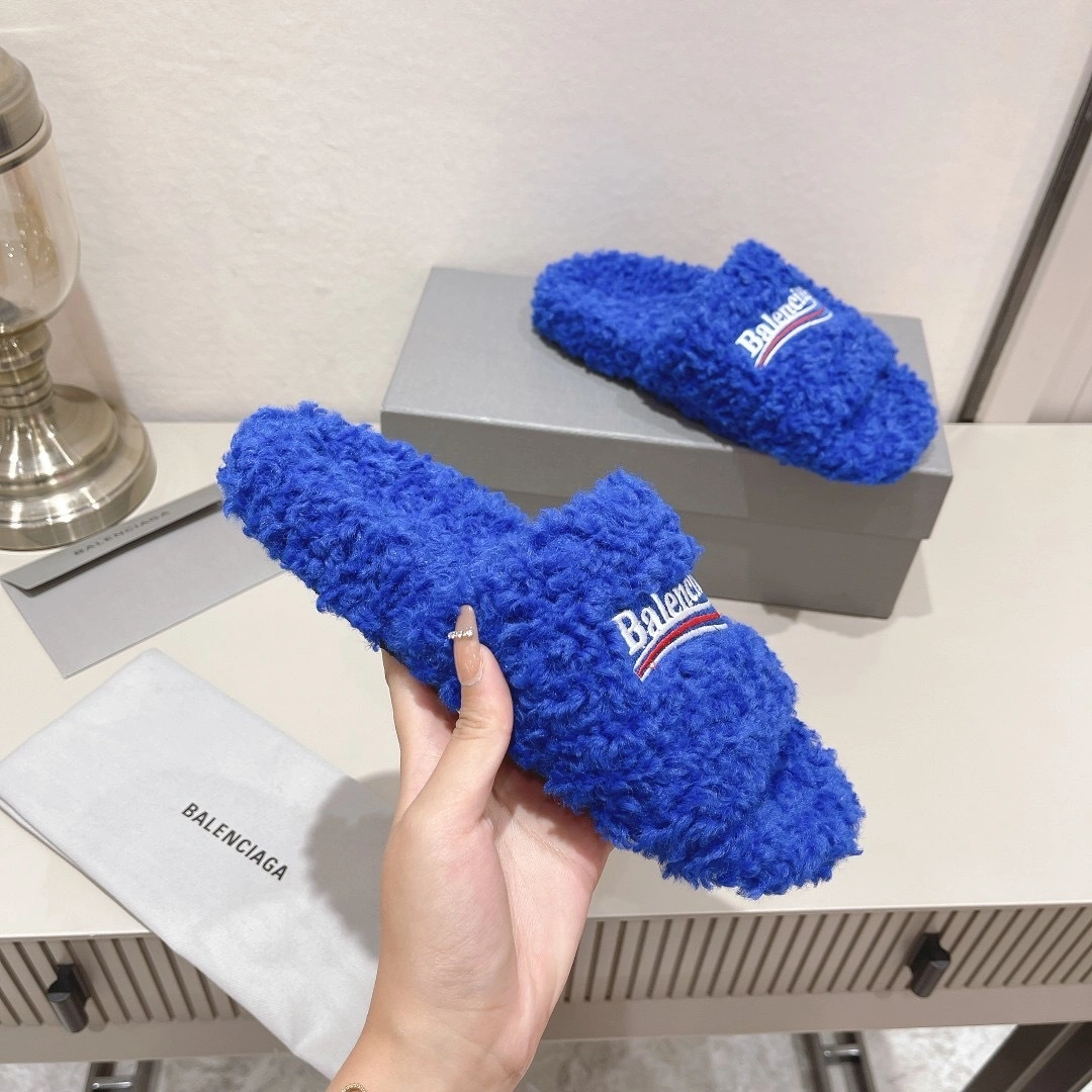 OOBB -654747W2DO14096 FURRY item:B-X320E2085J