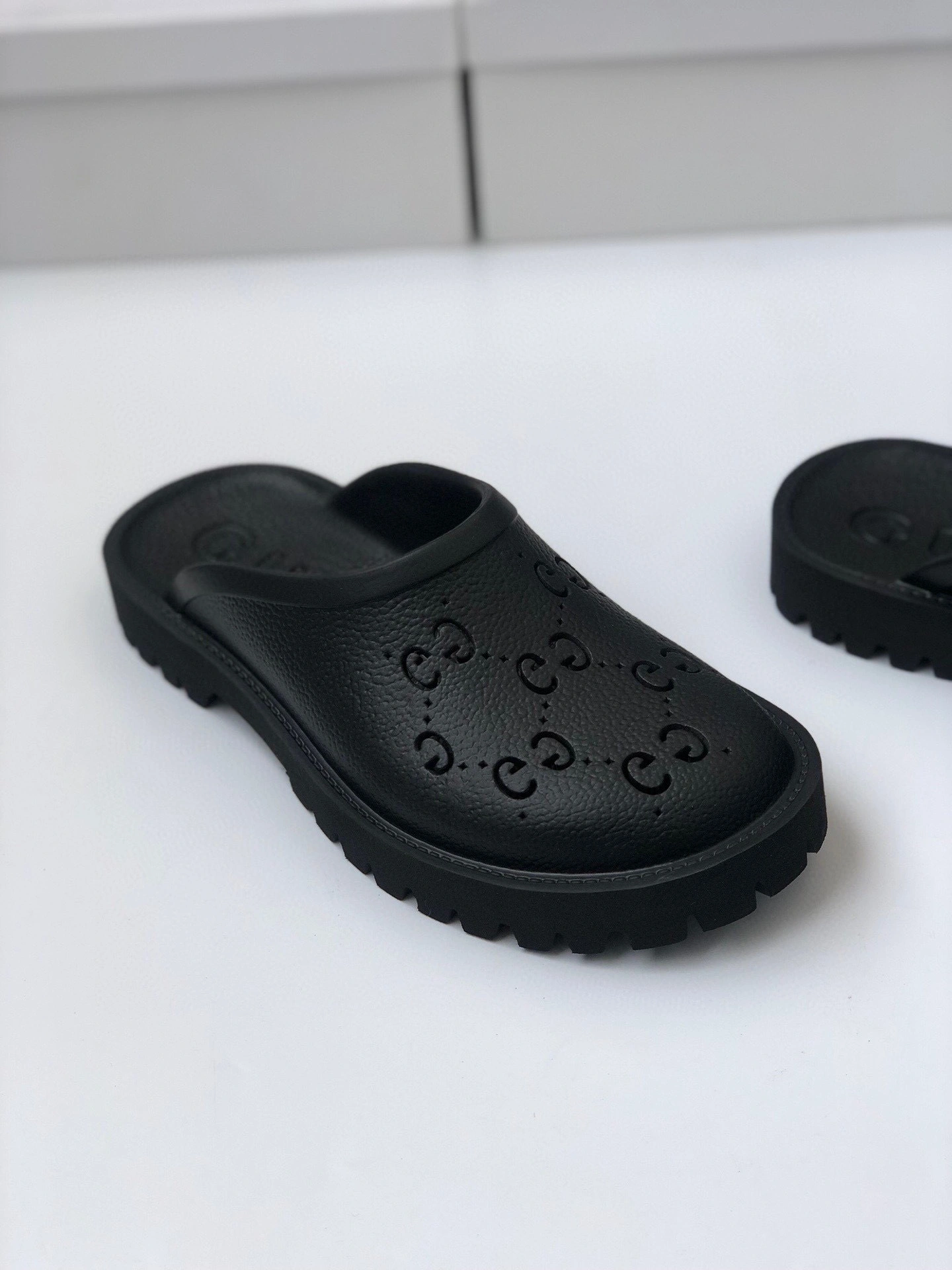 OOBB- 655517 JFB00 1000 item:B-X000D2302