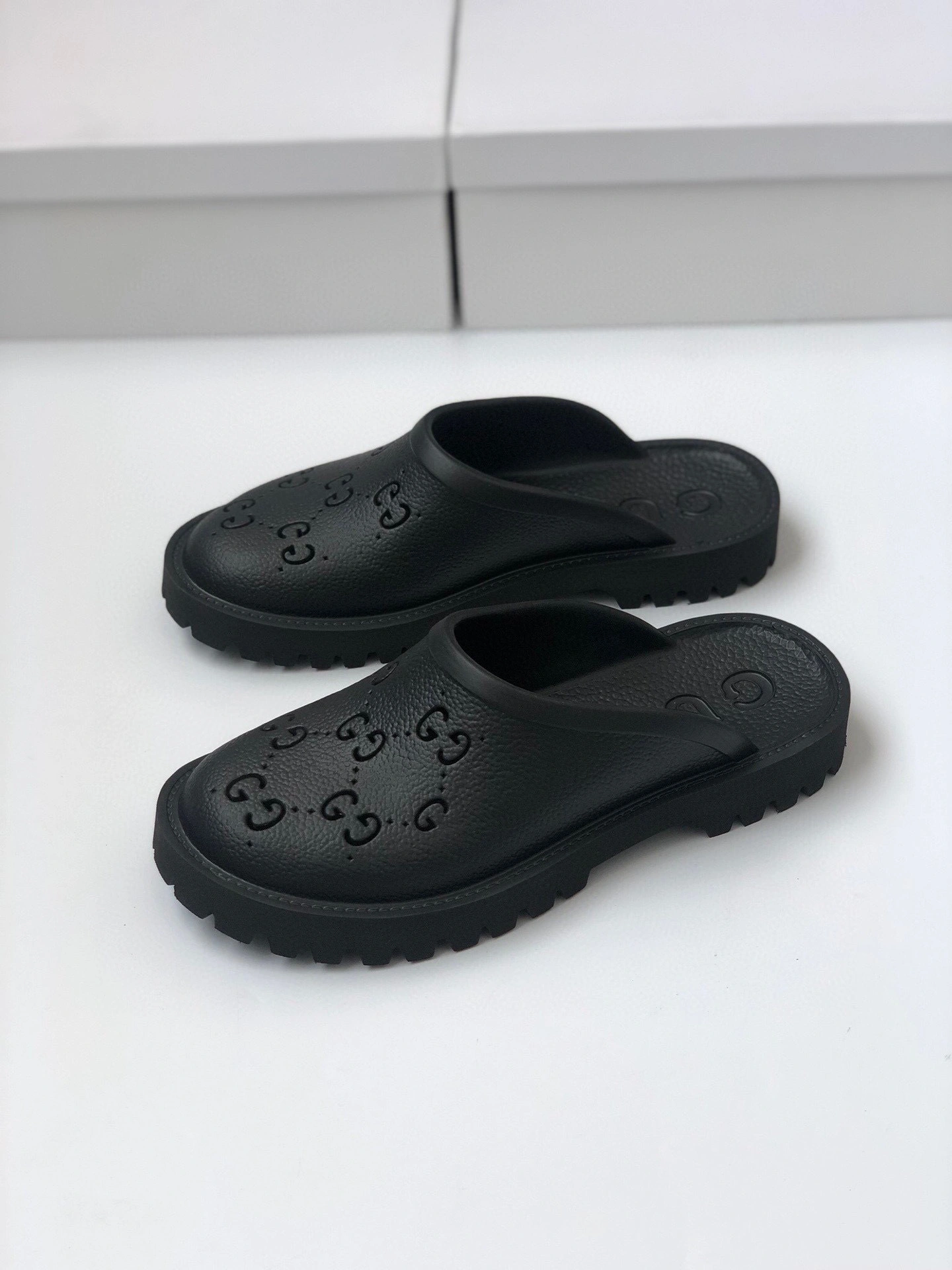 OOBB- 655517 JFB00 1000 item:B-X000D2302