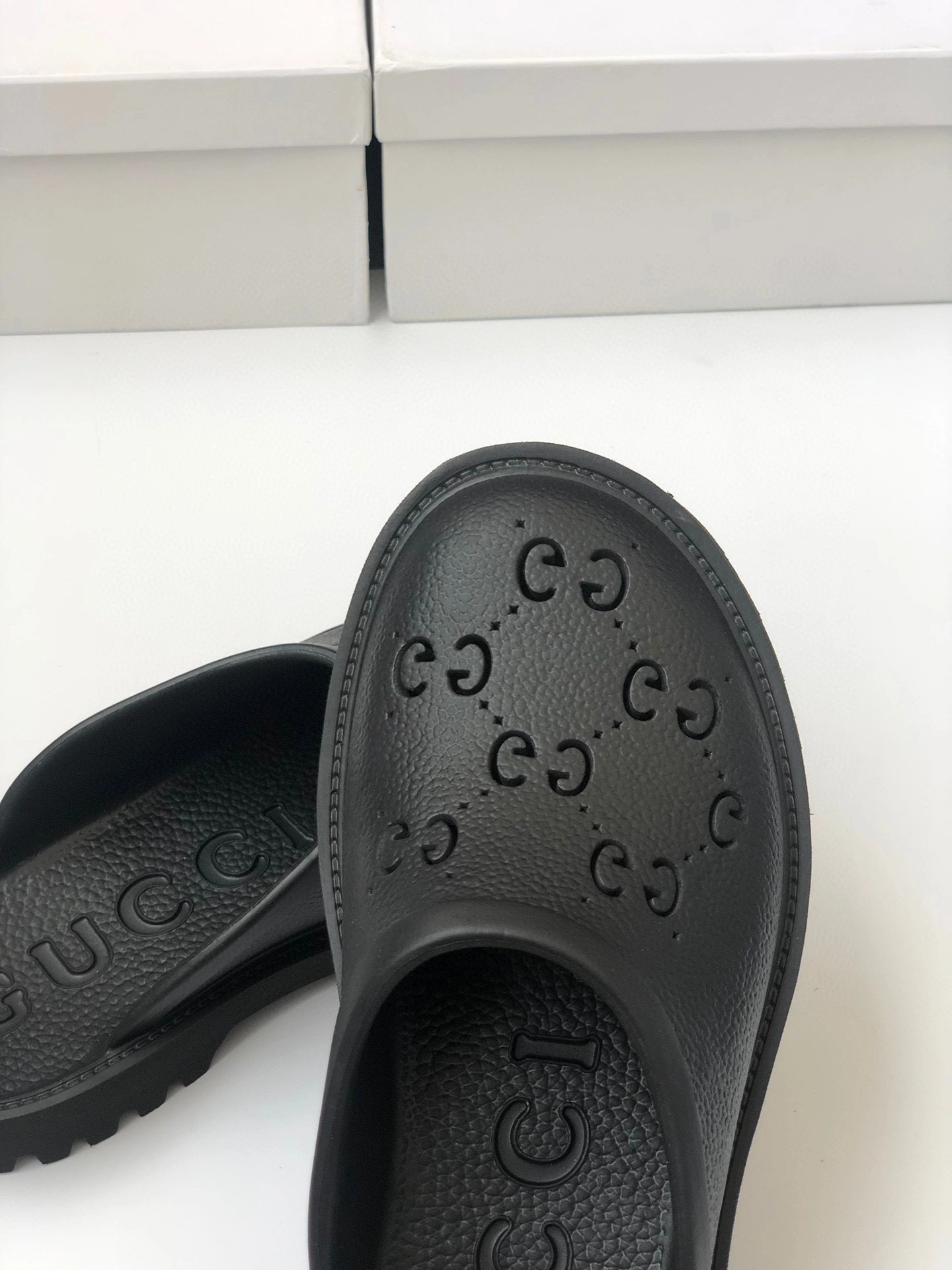 OOBB- 655517 JFB00 1000 item:B-X000D2302