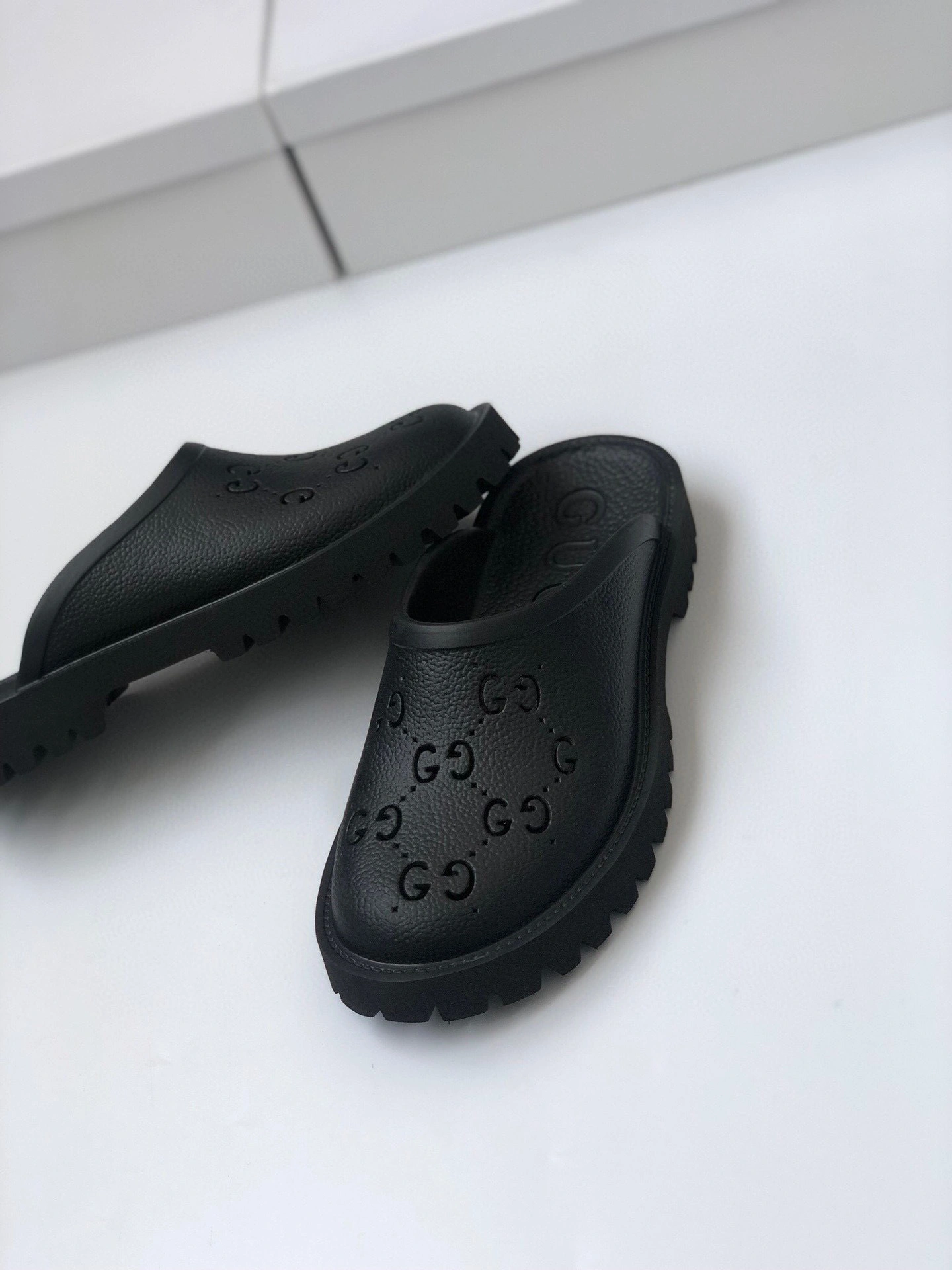 OOBB- 655517 JFB00 1000 item:B-X000D2302