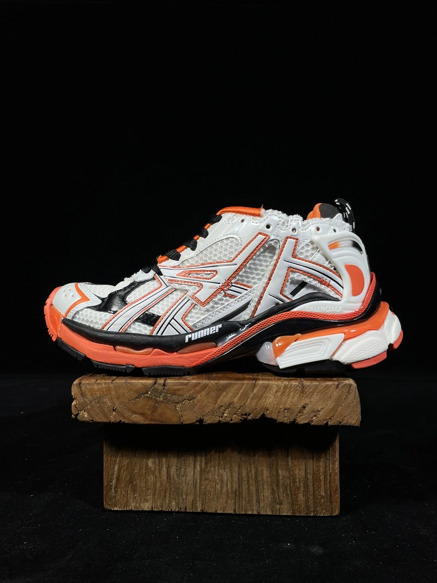 OOBB -677403W3RB79051 RUNNER item:B-X000E2023J