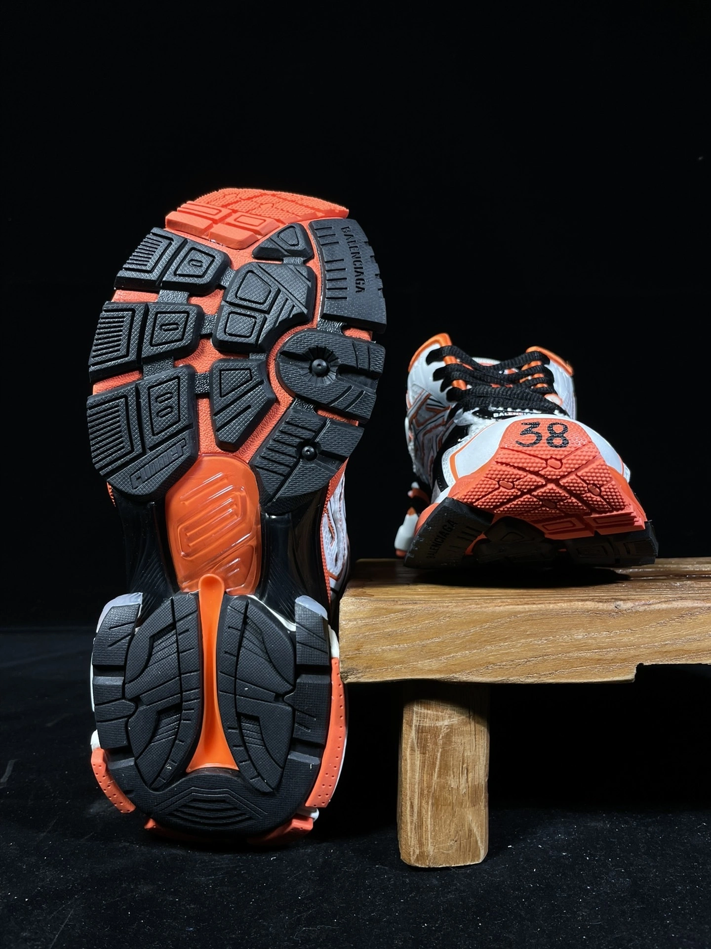 OOBB -677403W3RB79051 RUNNER item:B-X000E2023J