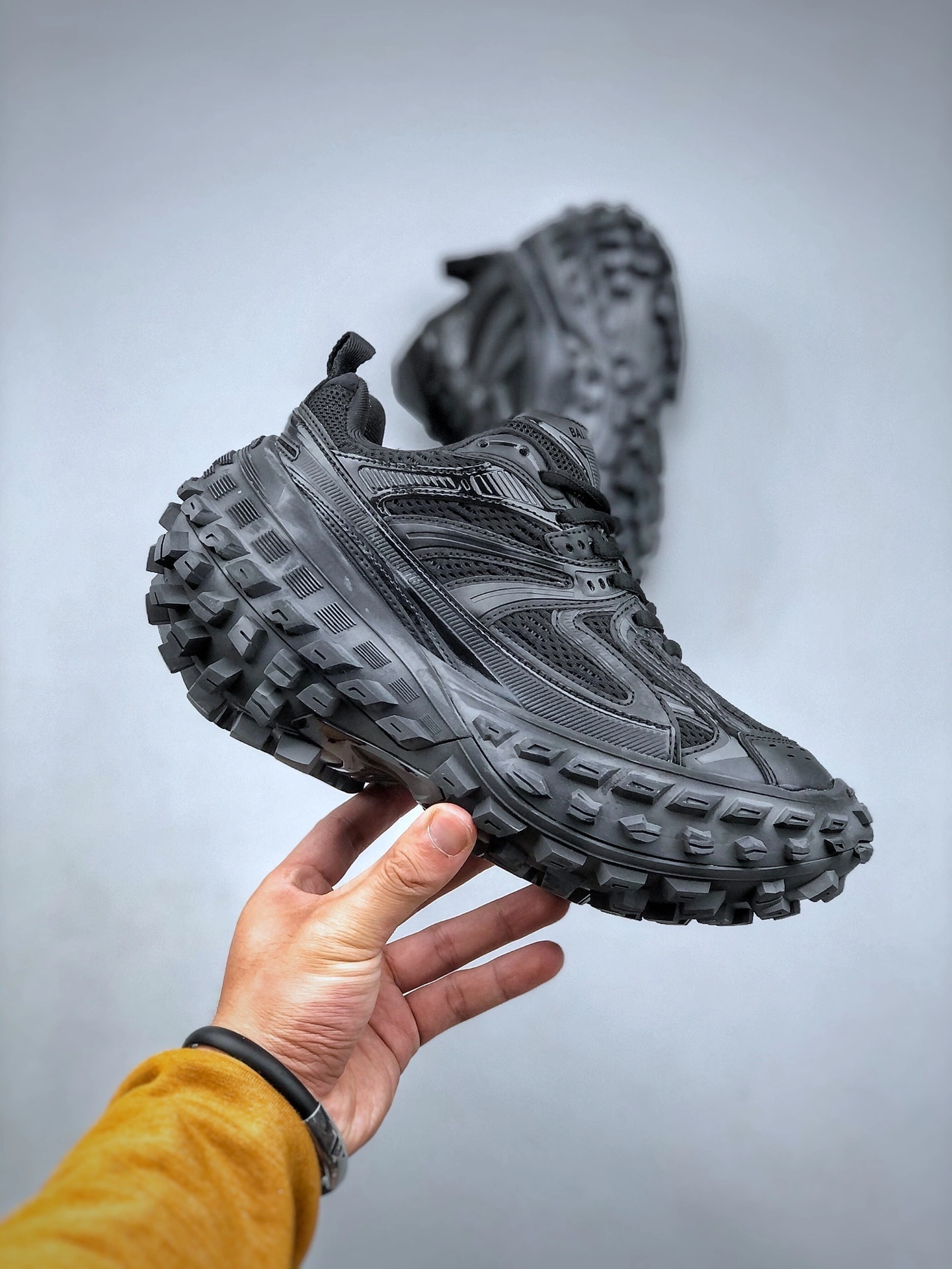 &OOBB -685613W2RA61000 DEFENDER item:B-X000E2018J