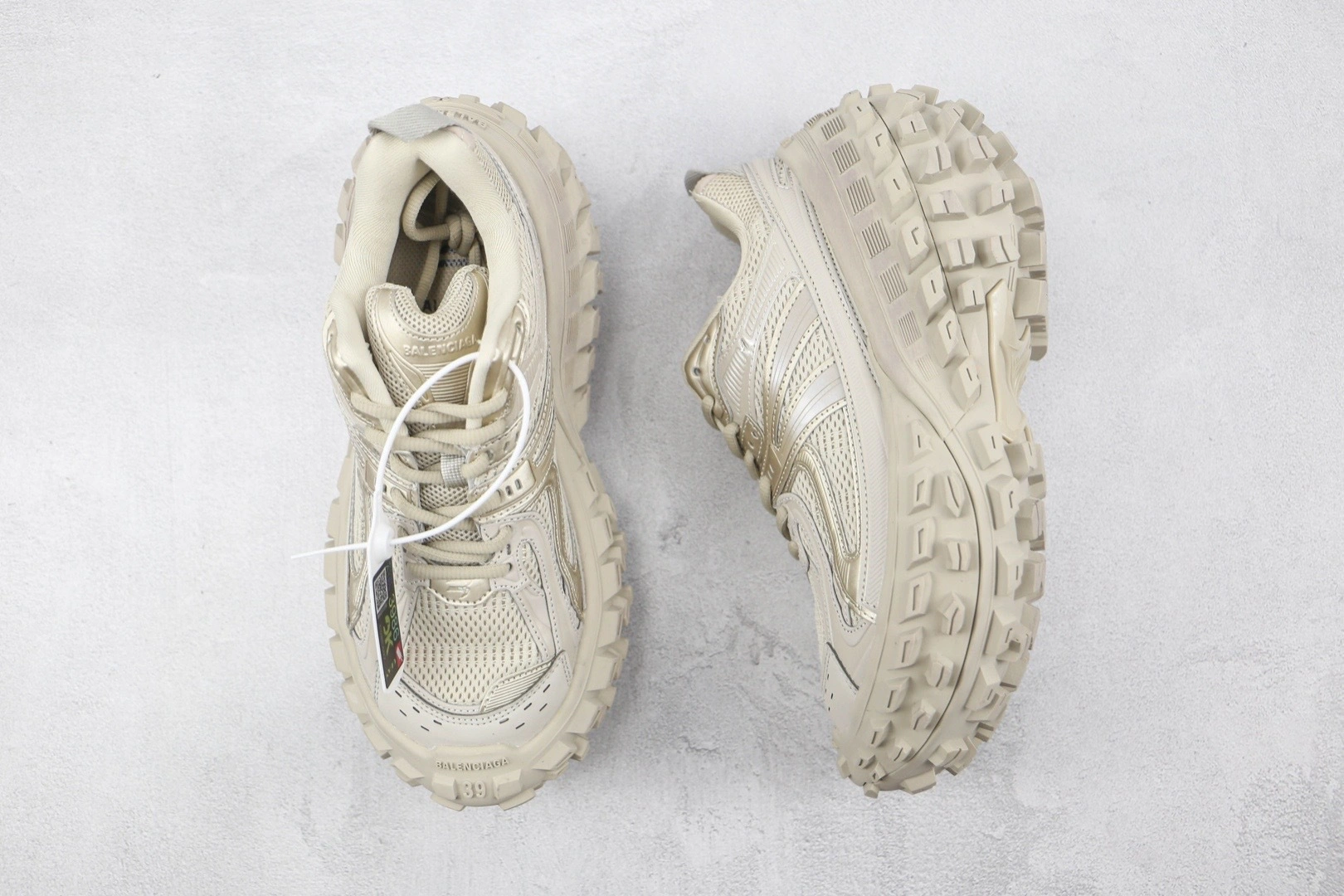 OOBB -685613W2RA69700 DEFENDER item:B-X000E2019J