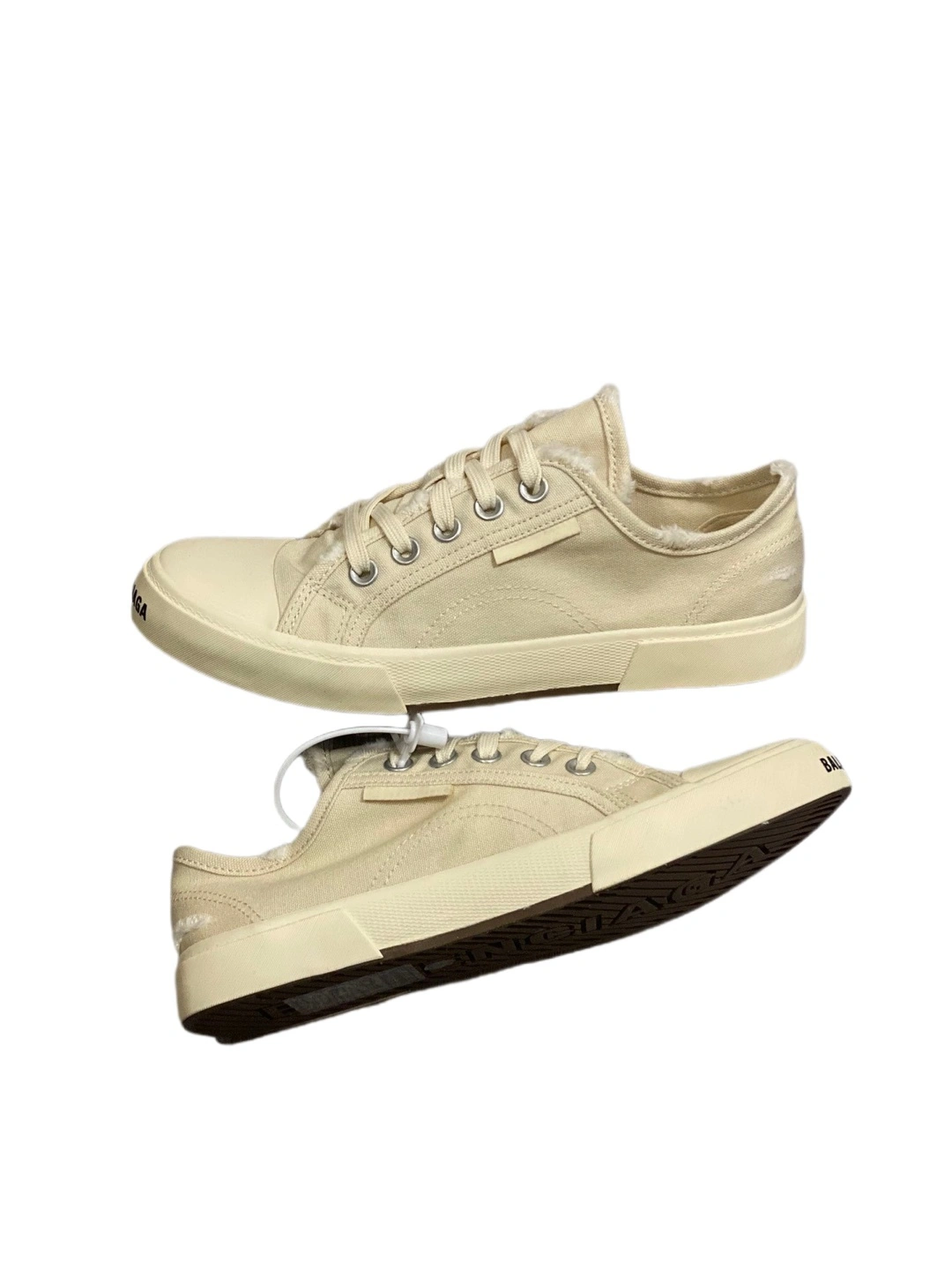 OOBB — 688754W3RC59090 PARIS item:C-X000C0806
