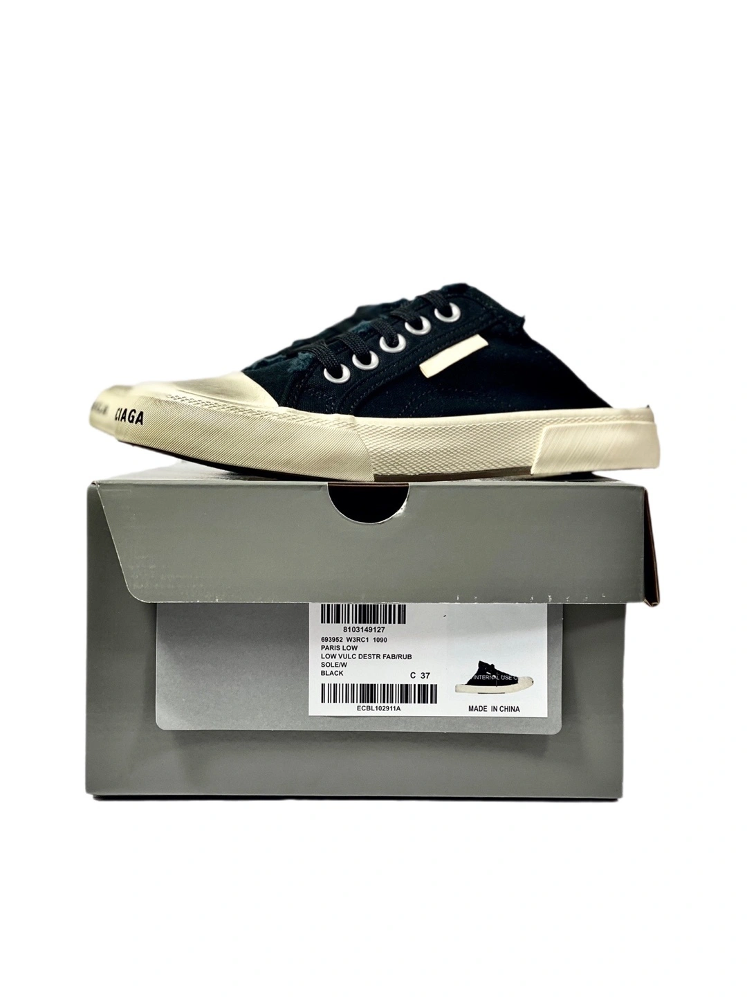 OOBB — 693953W3RC31090 PARIS item:C-X000C0809