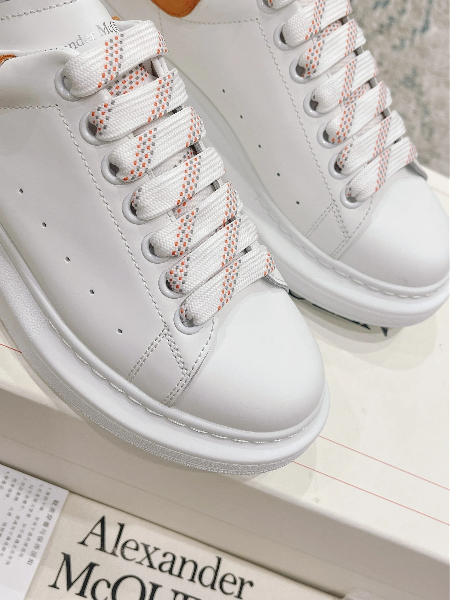 OOBB- 718139WIBN28825 item:C-X158F1716Y