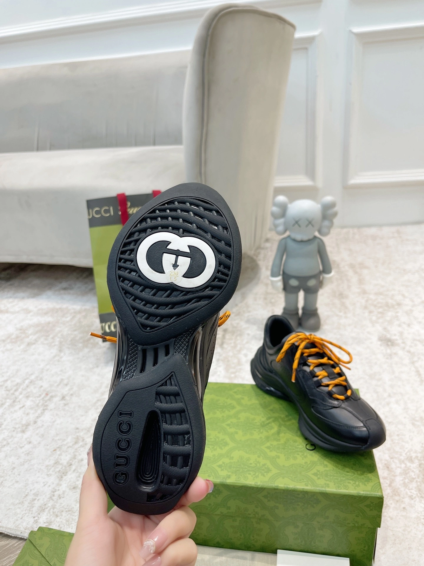 OOBB — 721111 UHH20 1000 item:C-X02B1632