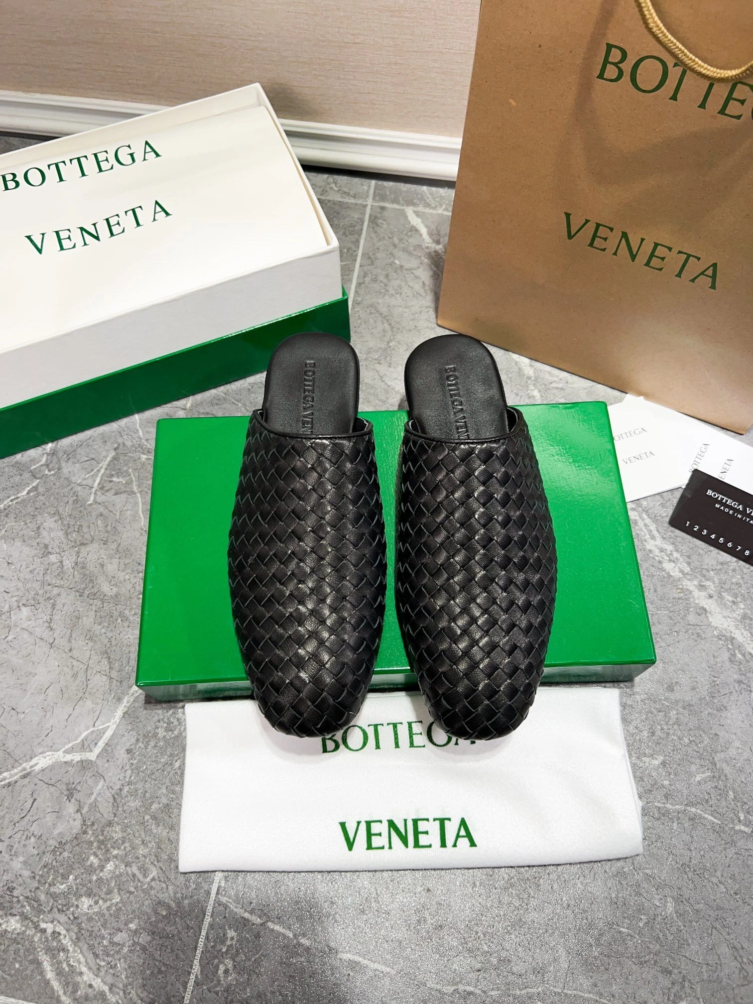 &OOBB- 734546V2ED01000 sheepskin item:D-X158M1143