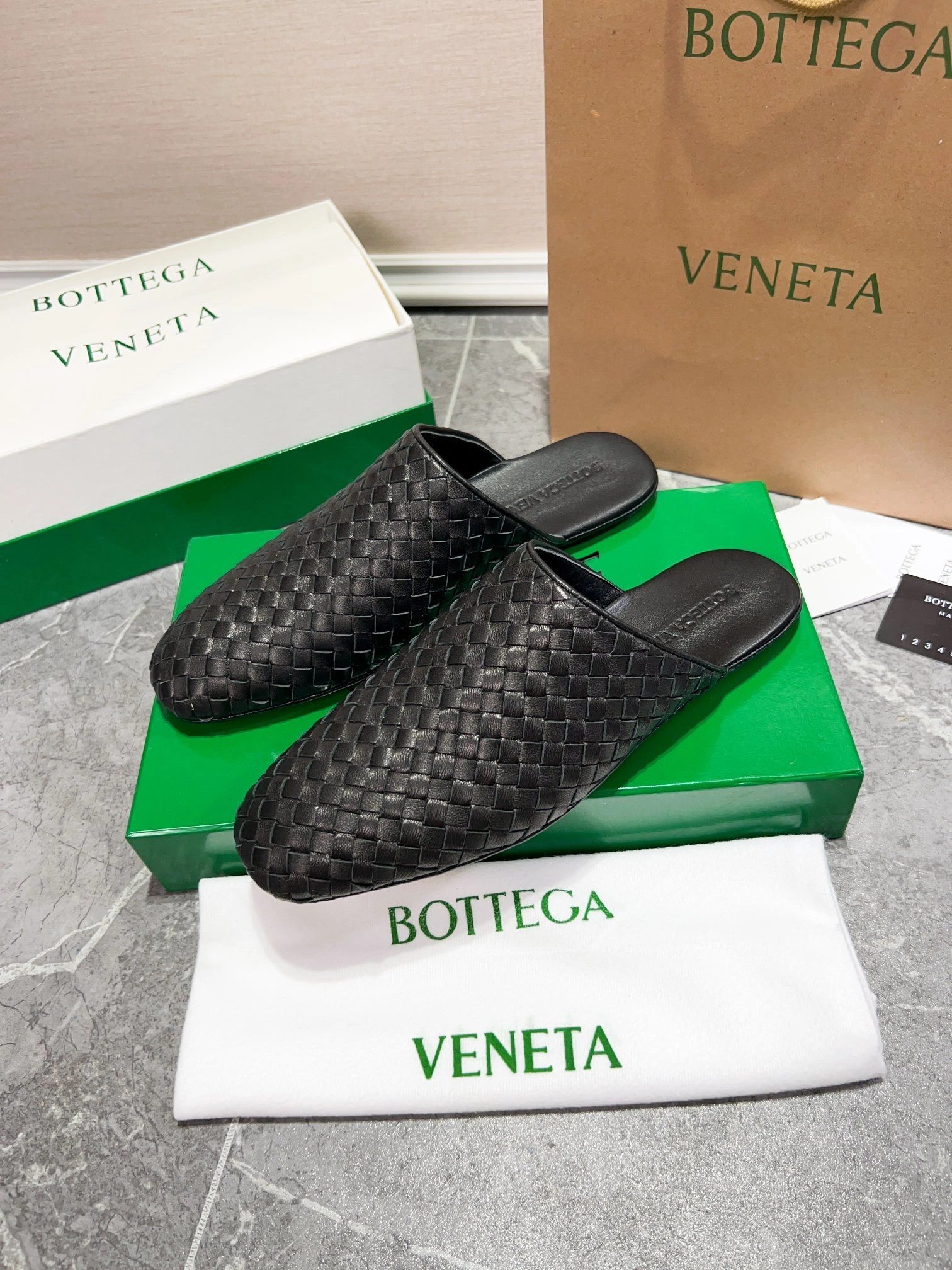 &OOBB- 734546V2ED01000 sheepskin item:D-X158M1143