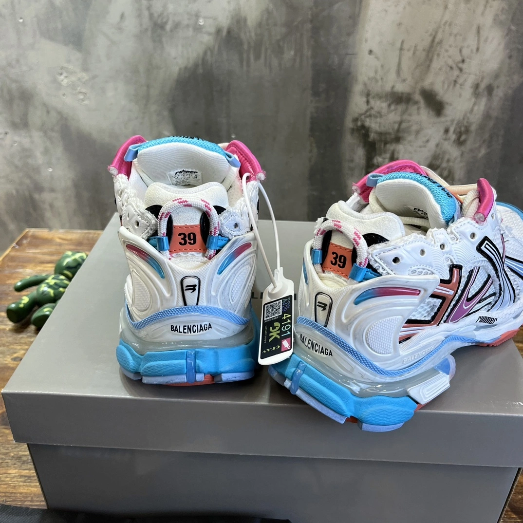 &OOBB- 772767W3RMU9458 Runner item: D-X158B2345