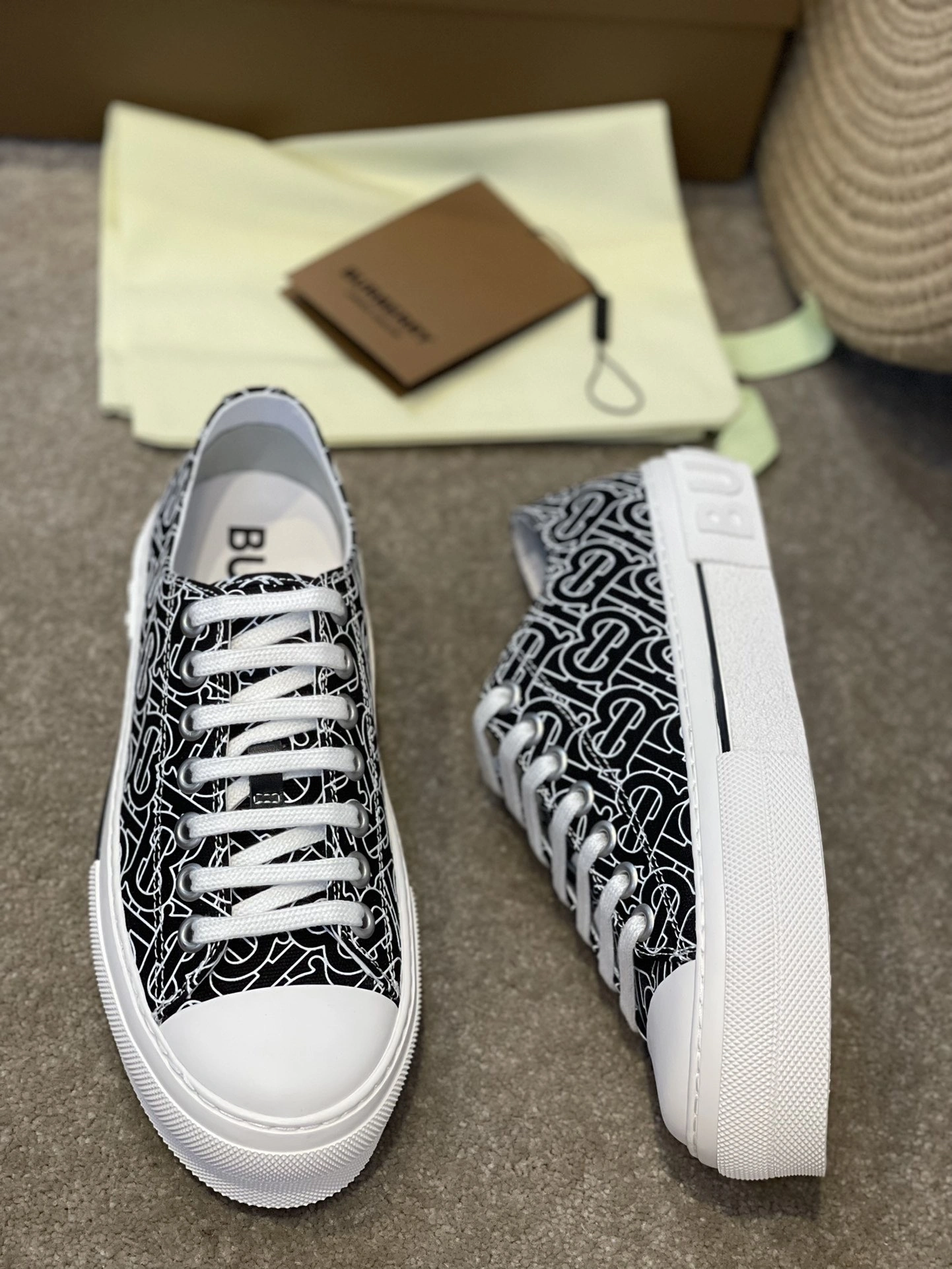OOBB- 80498801 Monogram item:B-X298E2304H